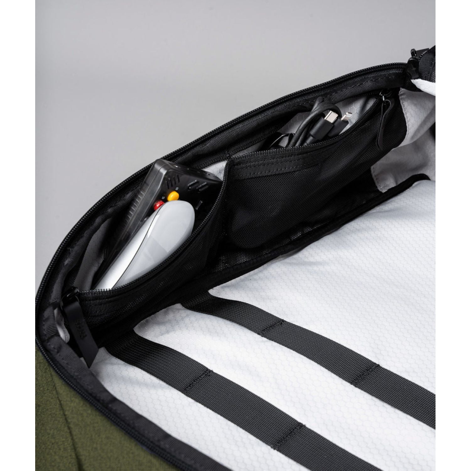 ALPAKA Elements Travel (35L) Axoflux 600D Backpack + Removable Waist Strap (SA)