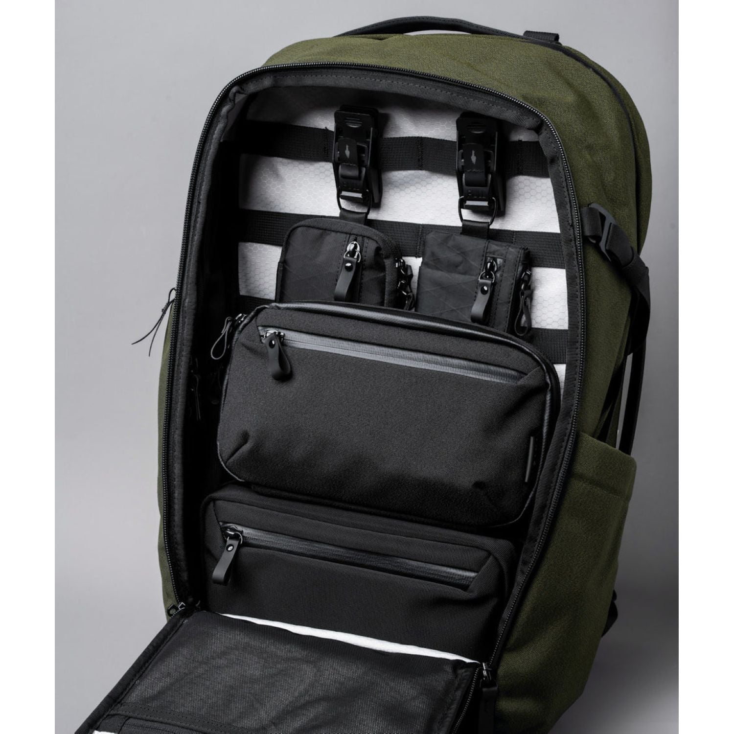ALPAKA Elements Travel (35L) Axoflux 600D Backpack + Removable Waist Strap (SA)