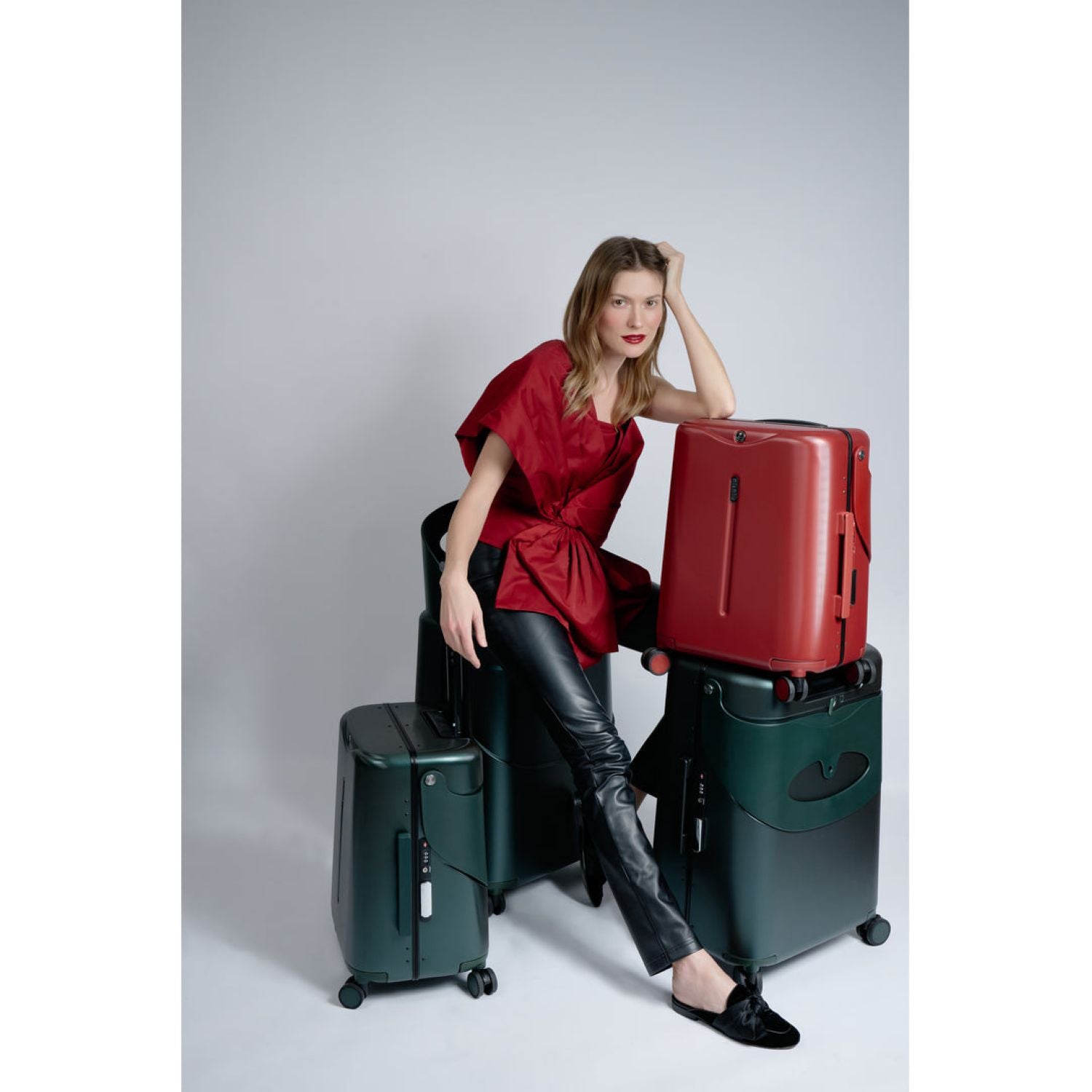 MiaMily Multicarry Carry On 18 Inch Luggage with Built-in Seat for Children (SA)