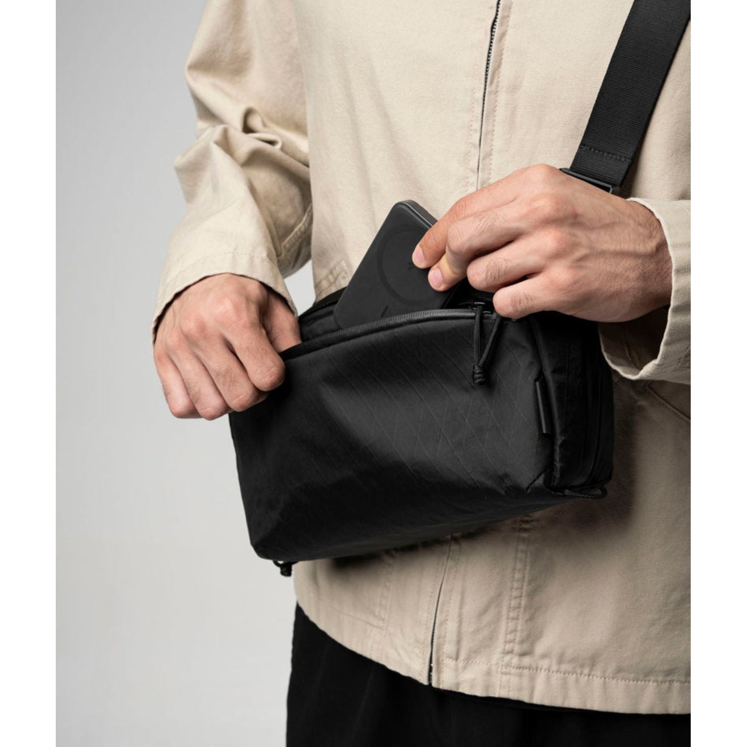 ALPAKA Eclipse Gaming Sling
