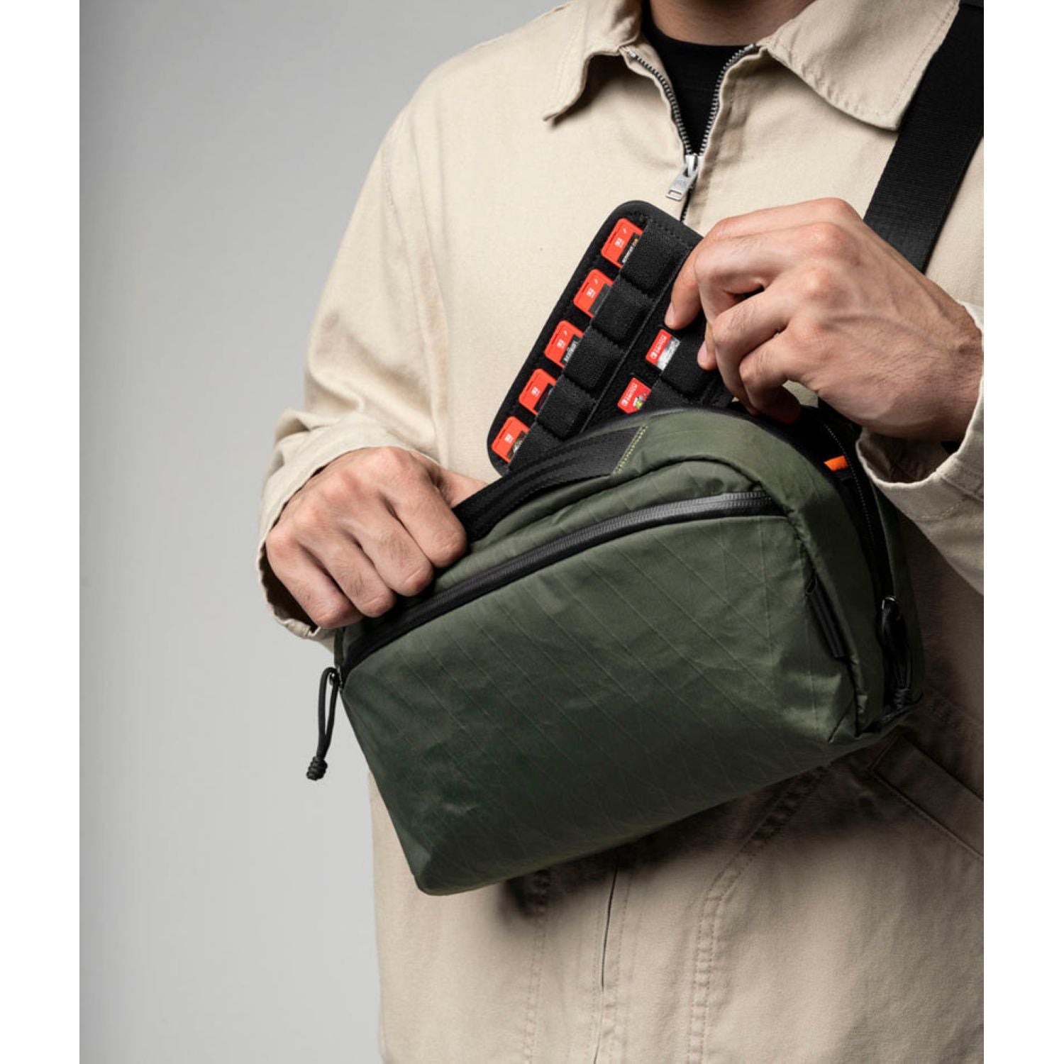 ALPAKA Eclipse Gaming Sling