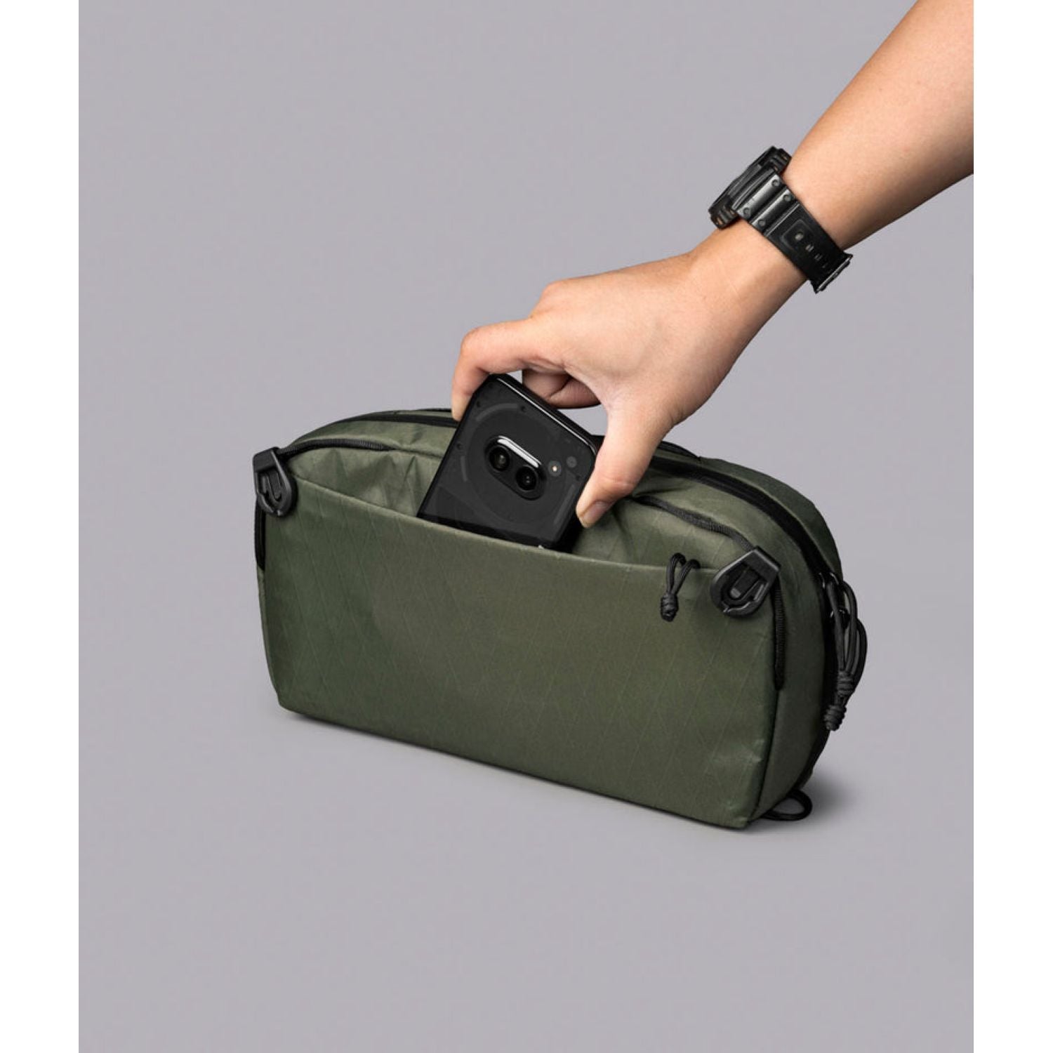 ALPAKA Eclipse Gaming Sling