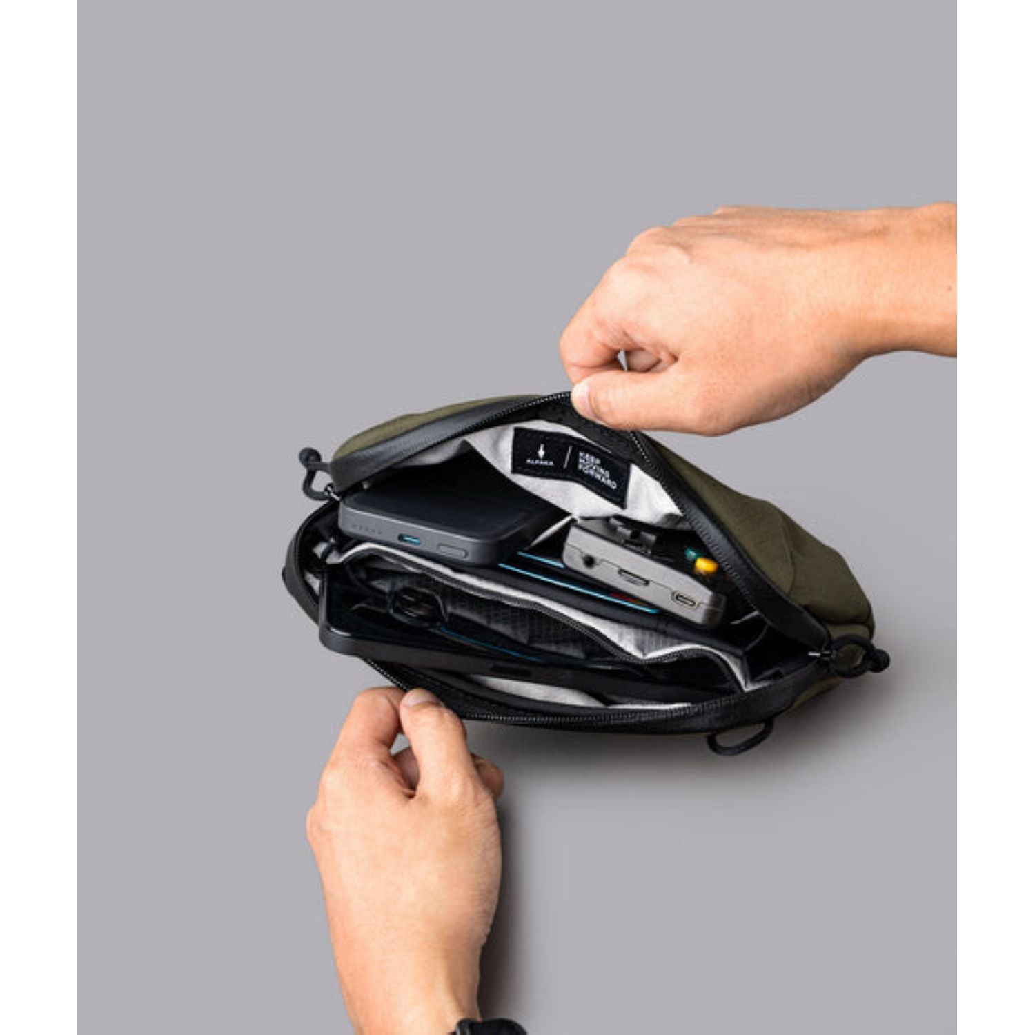 ALPAKA Flight Pouch Pro