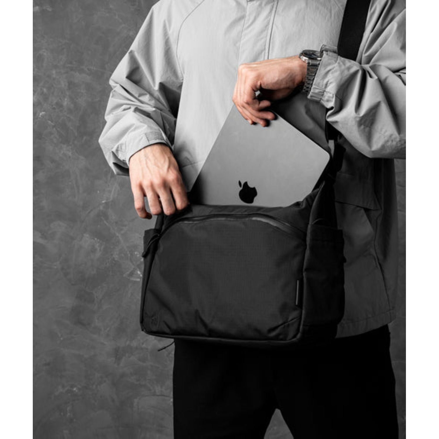 ALPAKA Flight Satchel