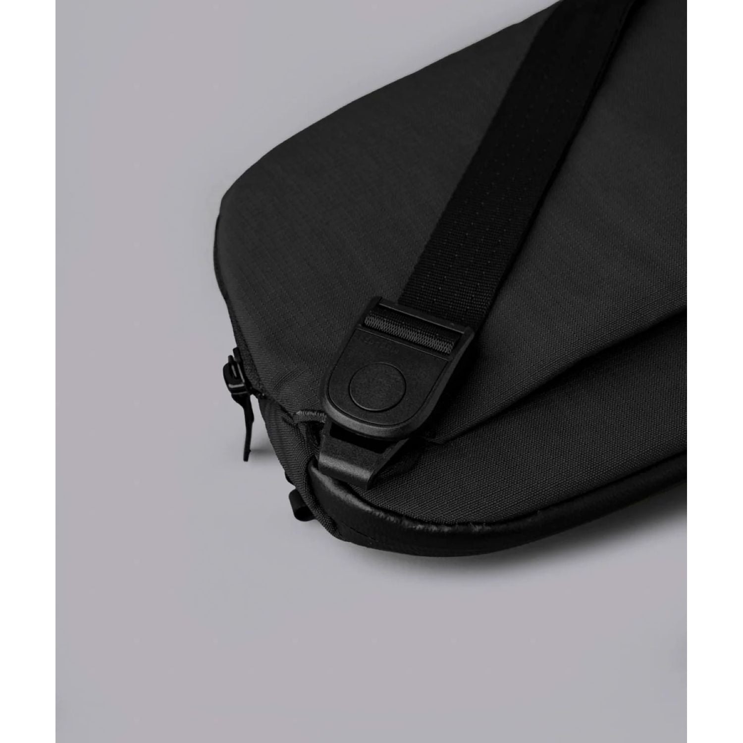 ALPAKA Flight Sling Pro 2.5L