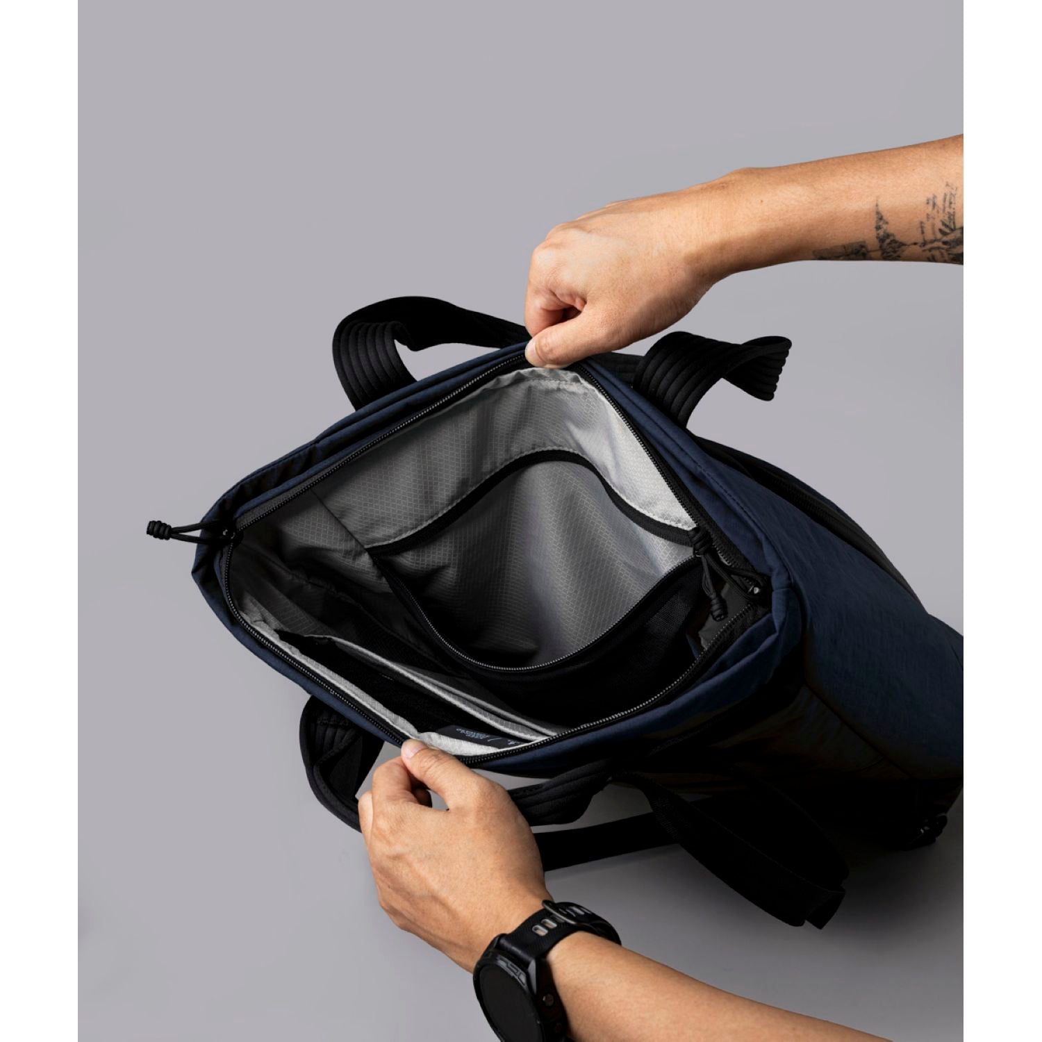 ALPAKA Flow Tote Pack