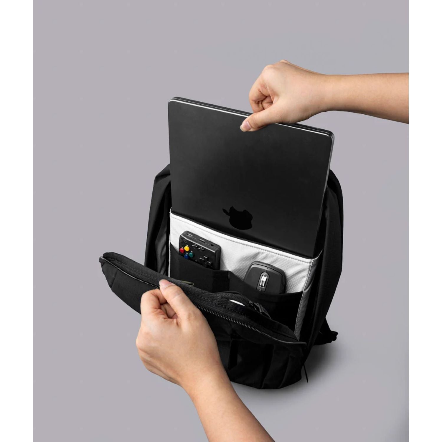 ALPAKA Metro Backpack