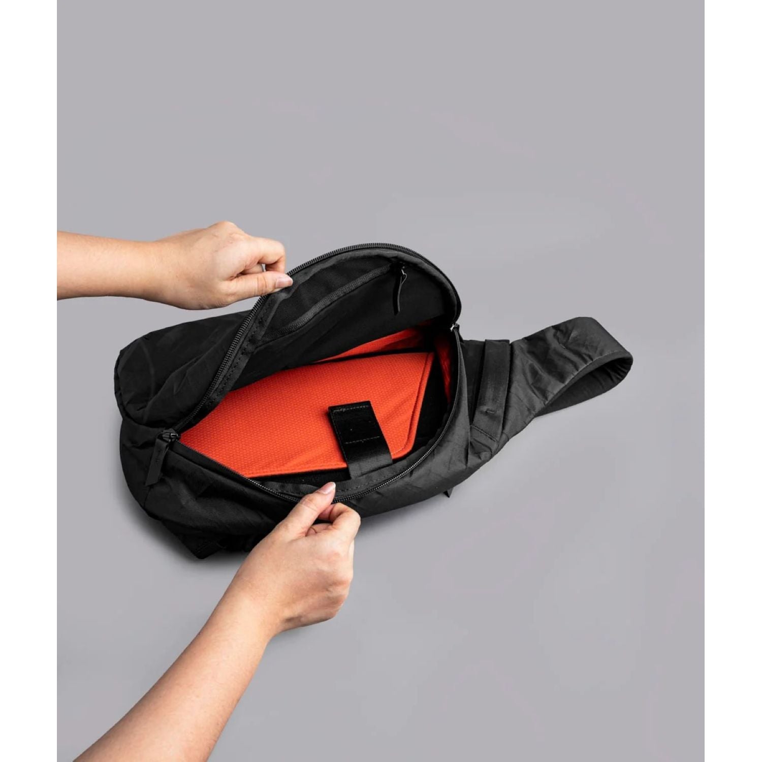 ALPAKA Metro Crossbody Left Shoulder