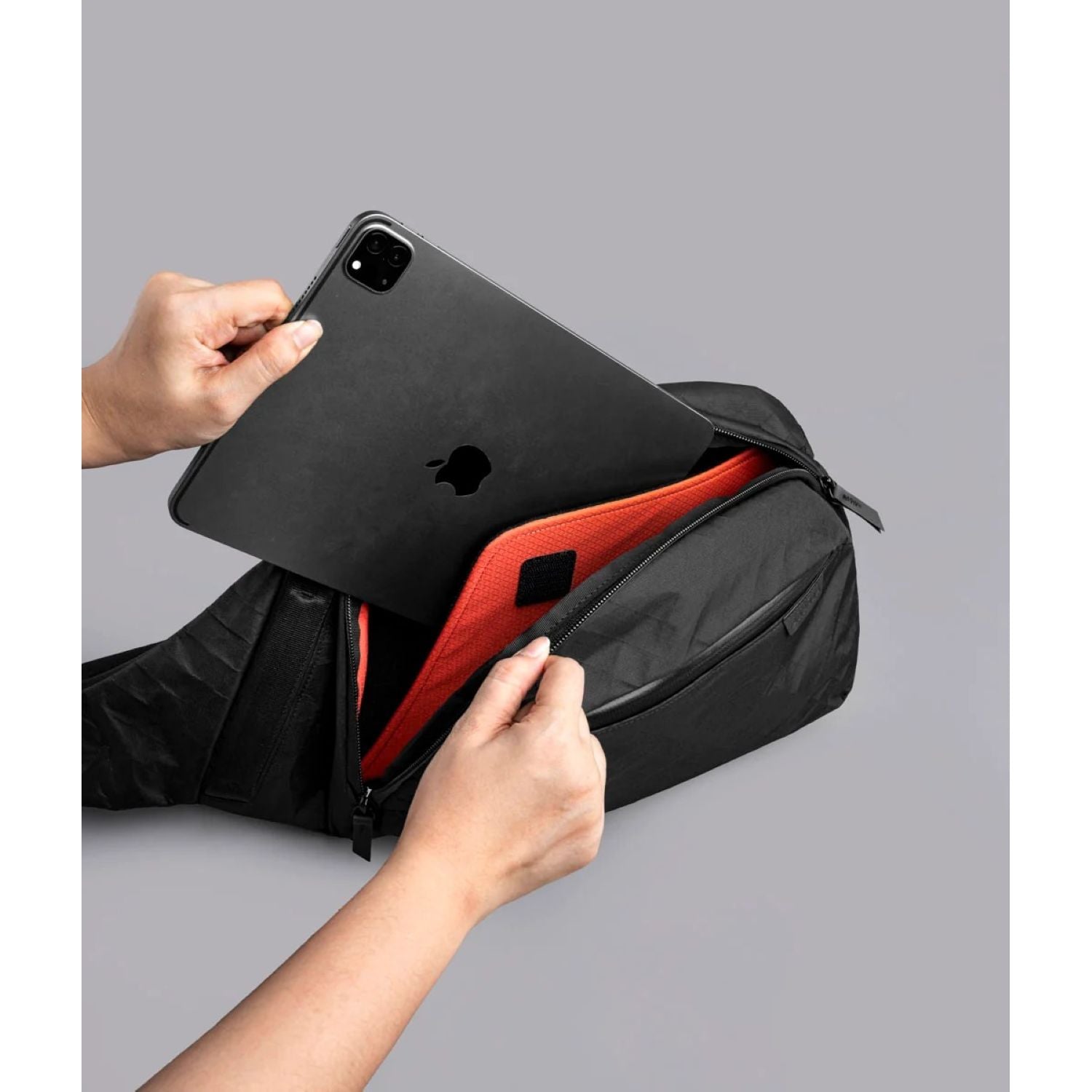 ALPAKA Metro Crossbody Left Shoulder