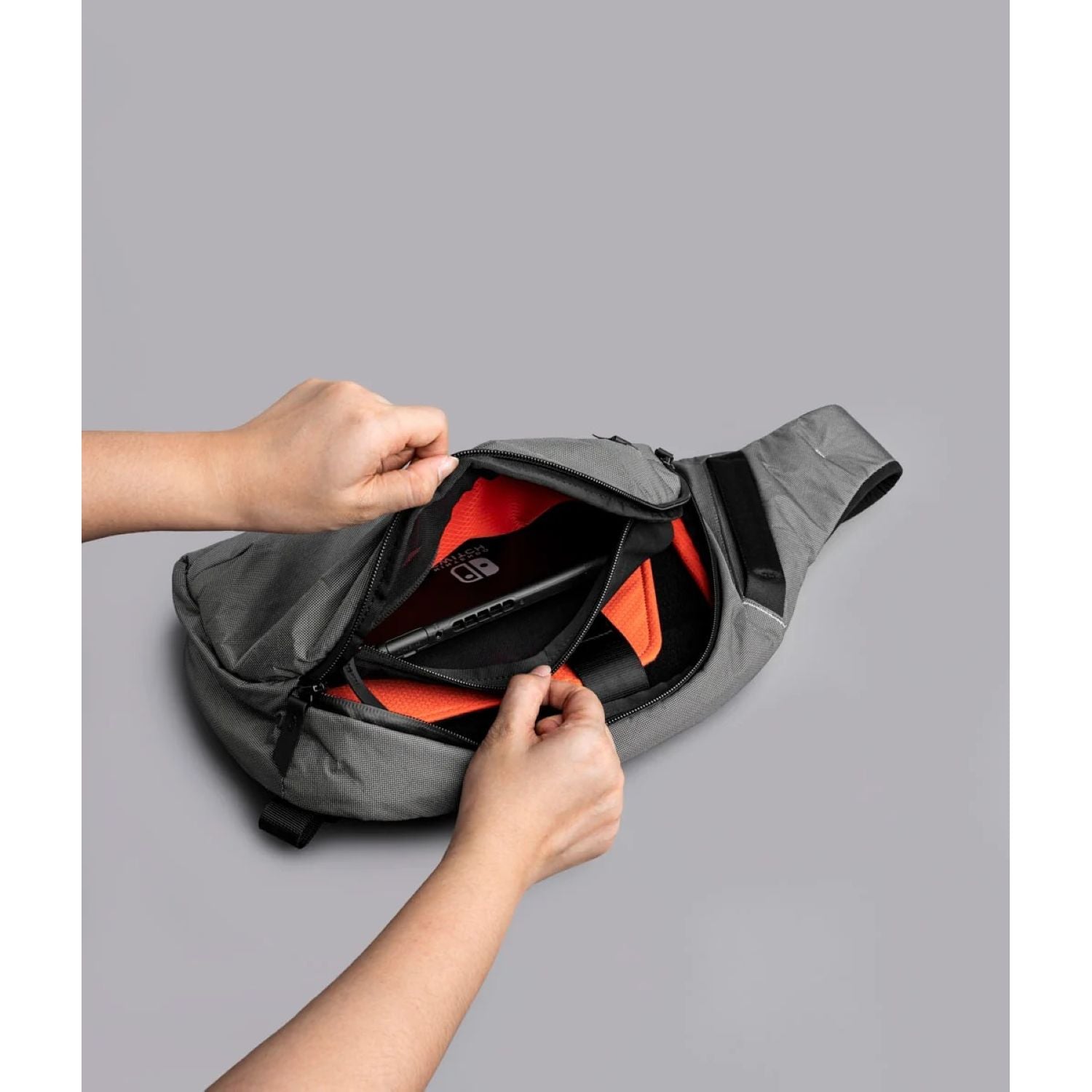 ALPAKA Metro Crossbody Left Shoulder