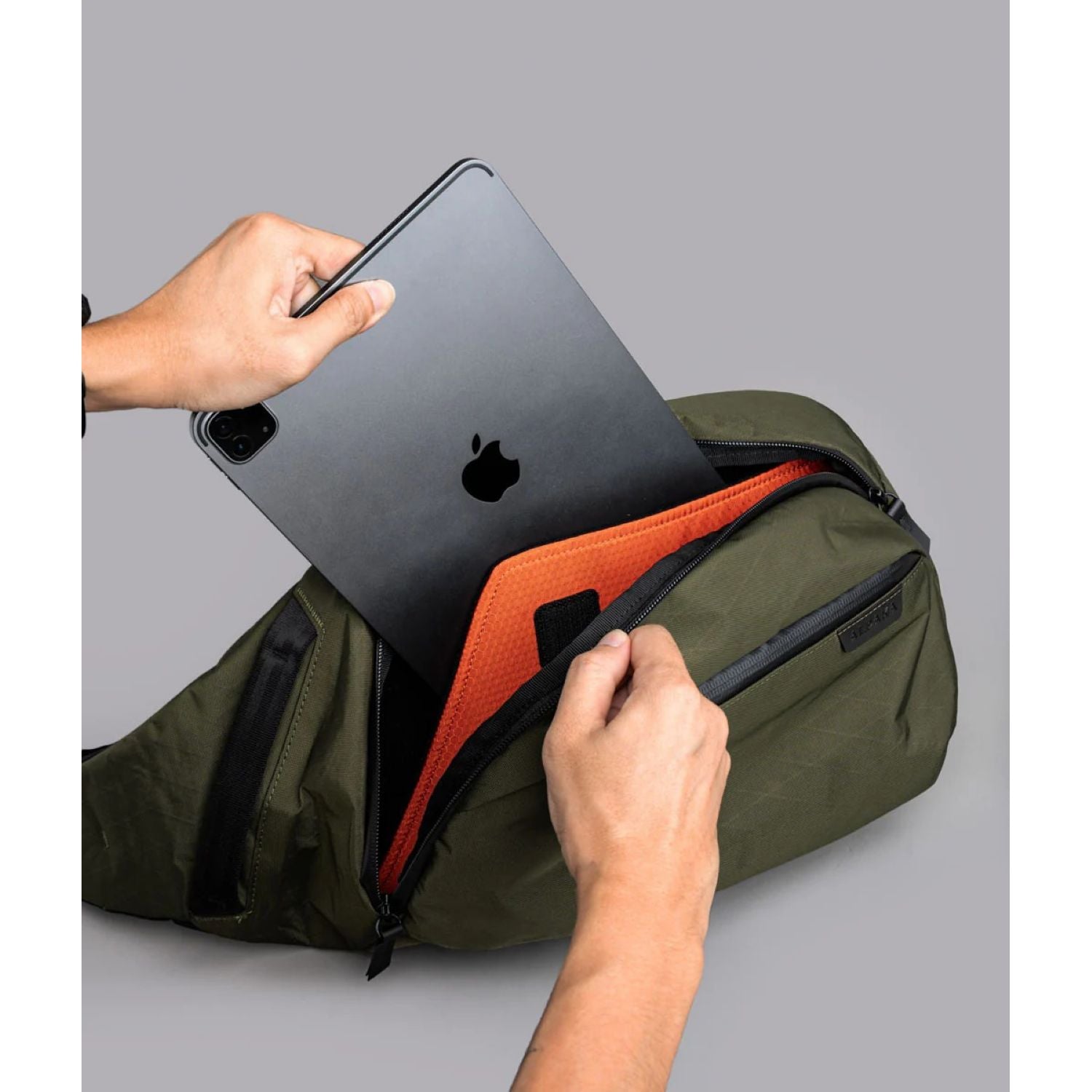 ALPAKA Metro Crossbody Left Shoulder