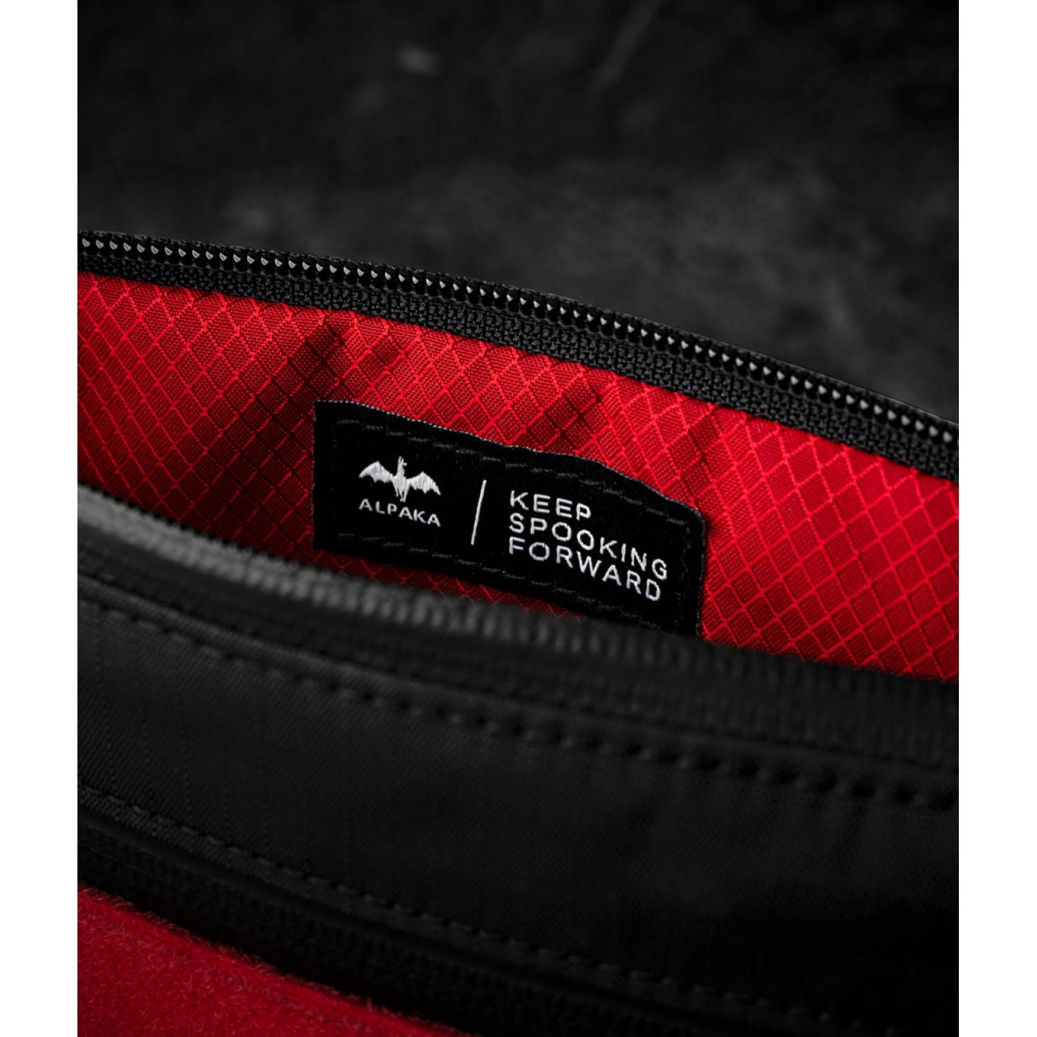 ALPAKA Zip Pouch Max - Vampire Edition