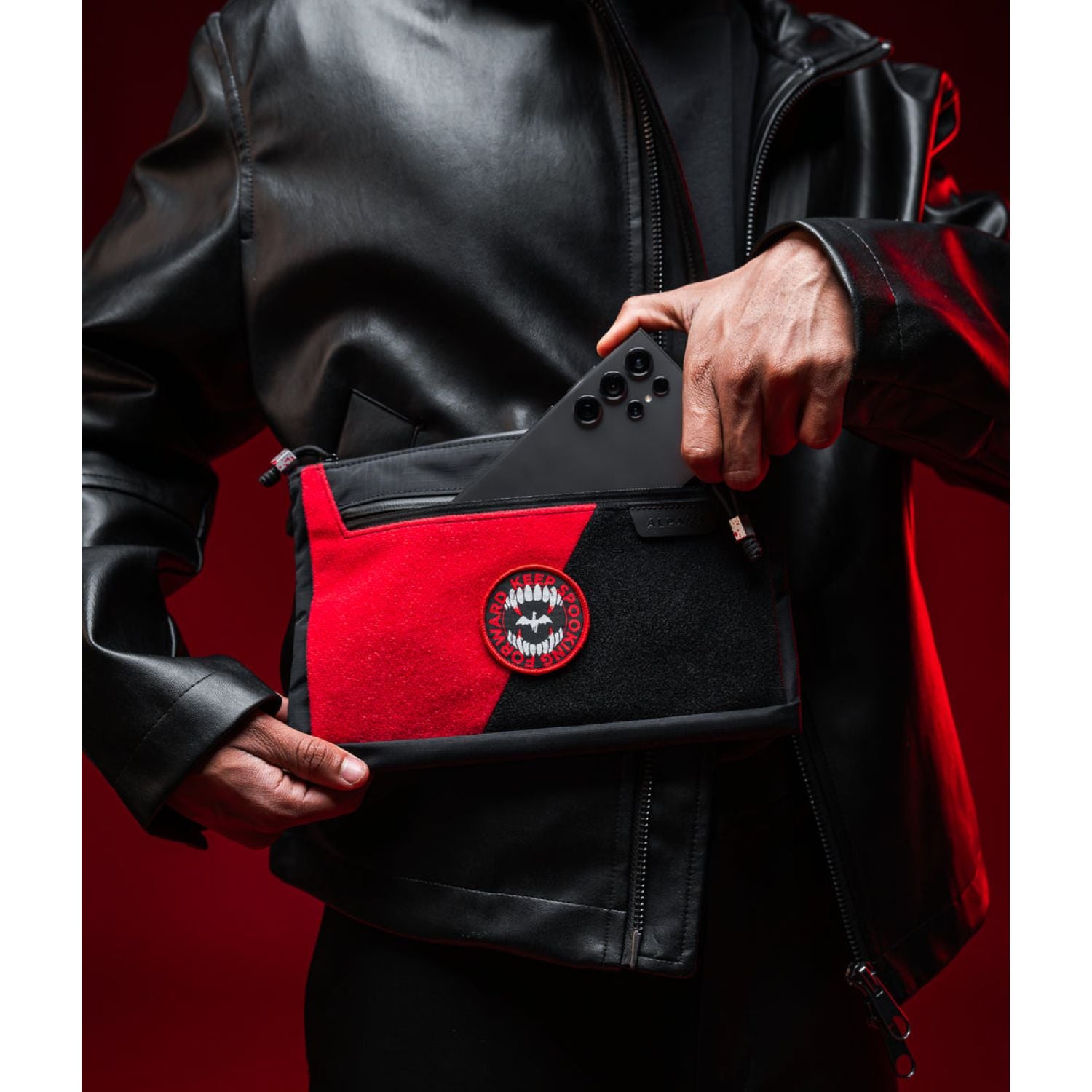 ALPAKA Zip Pouch Max - Vampire Edition