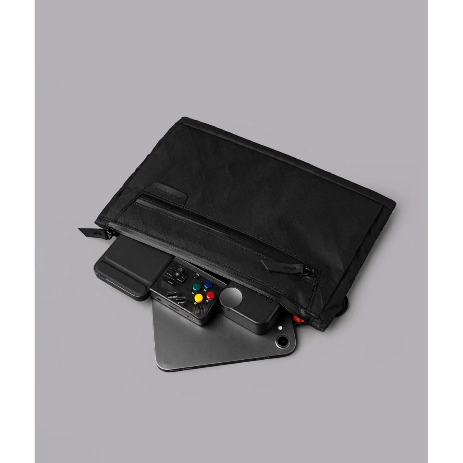 ALPAKA Zip Pouch Max V2