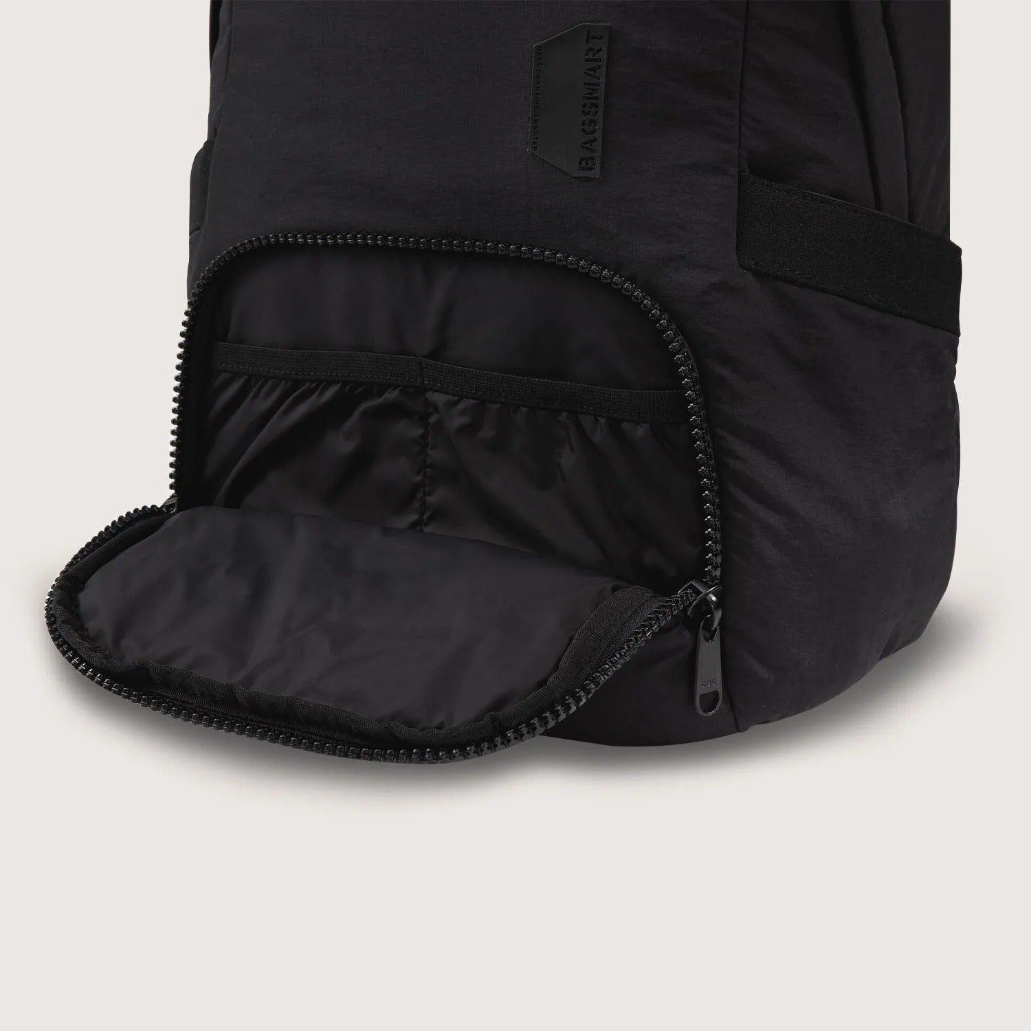 Bagsmart Zoraesque Feather Light Backpack 14L