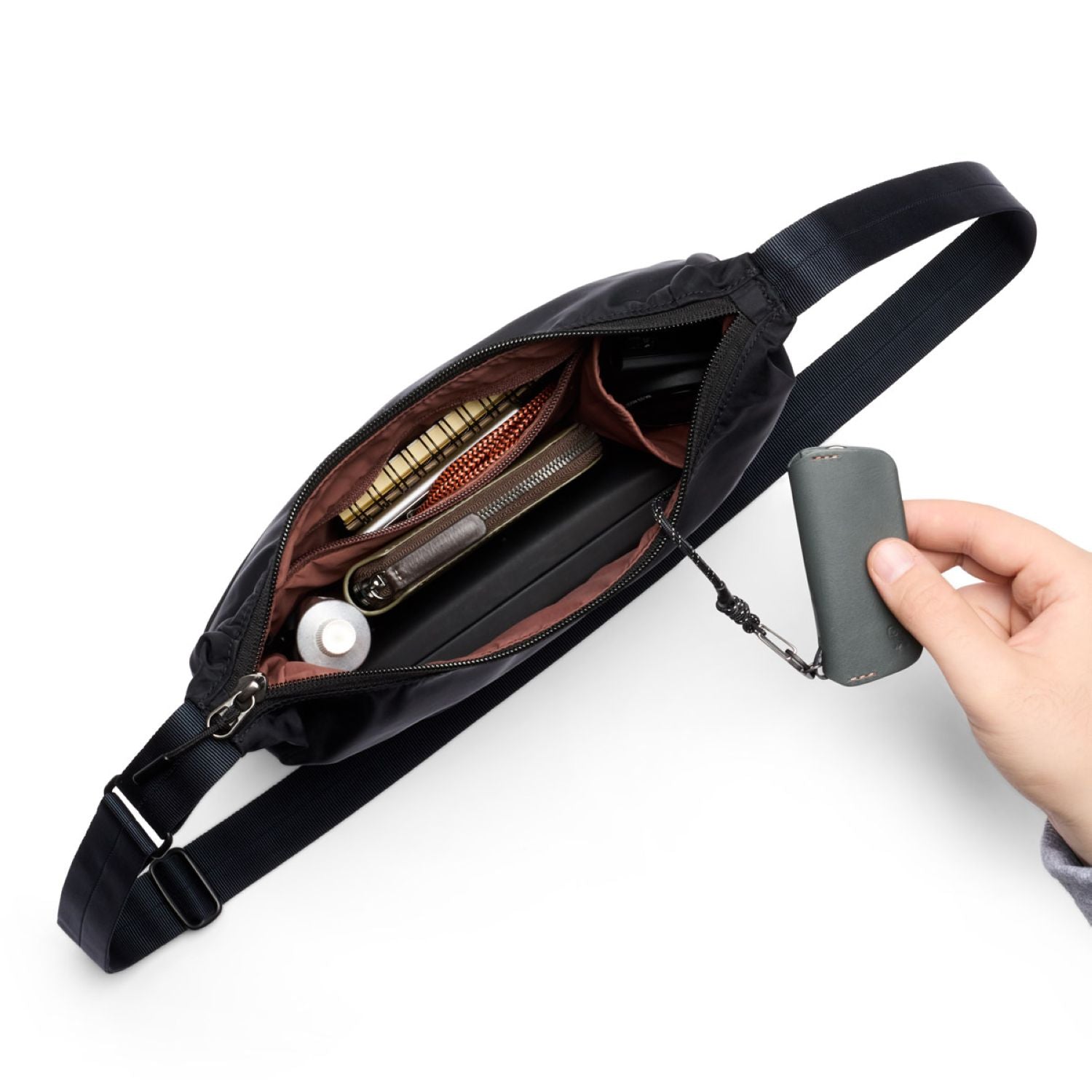 Bellroy Laneway Crescent Bag 2.5L