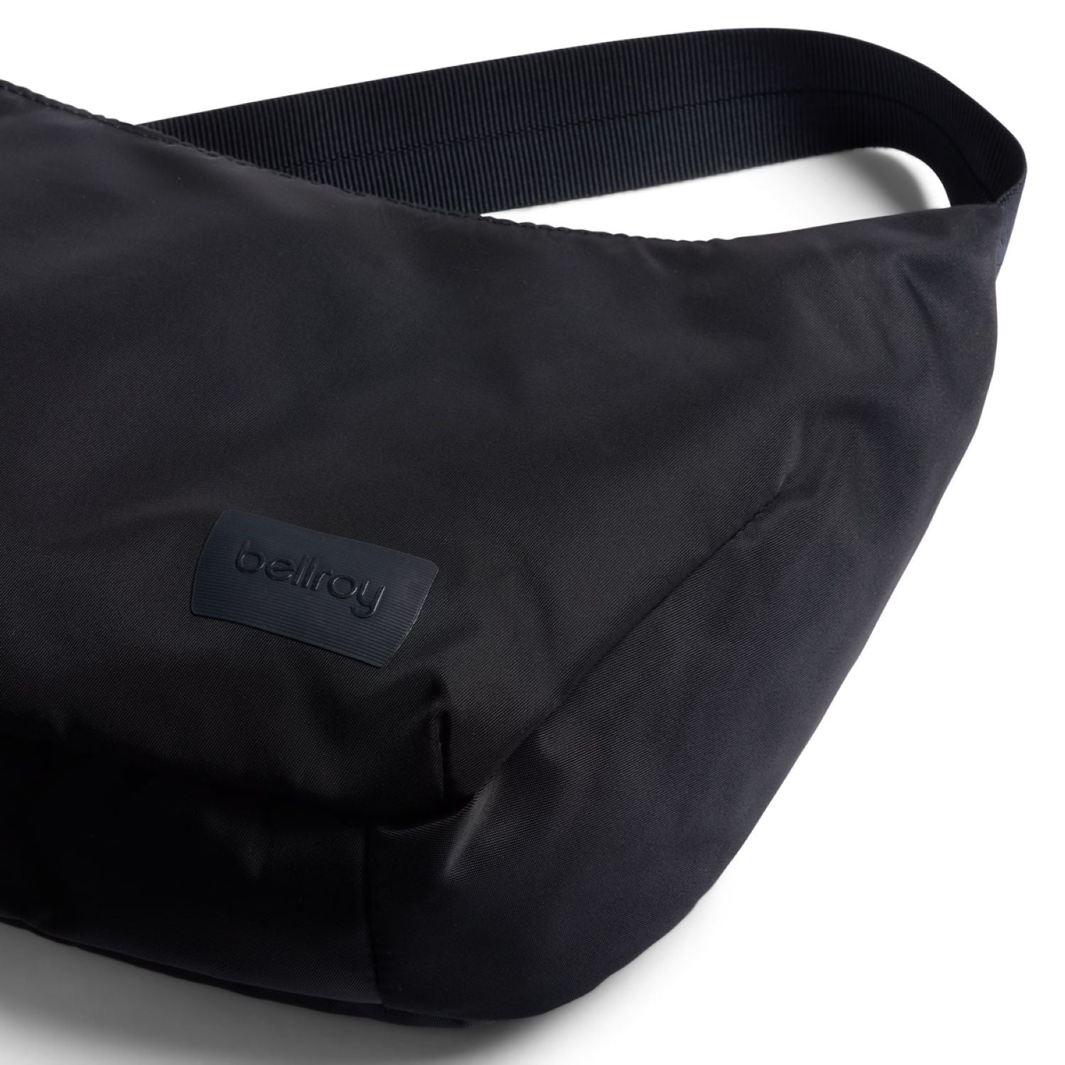 Bellroy Laneway Crescent Bag 2.5L