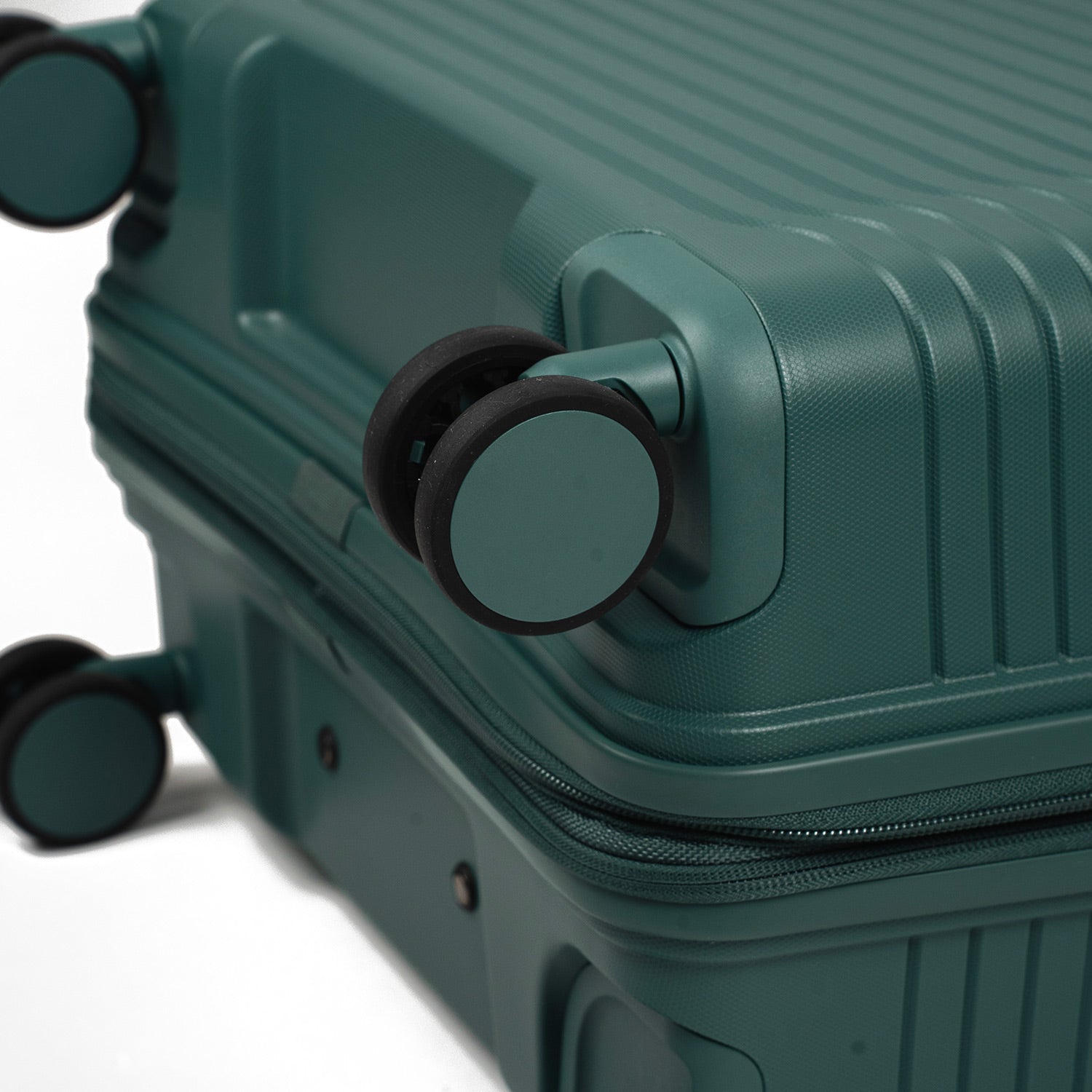 Crossing GLID Polypropylene Large 30" Luggage