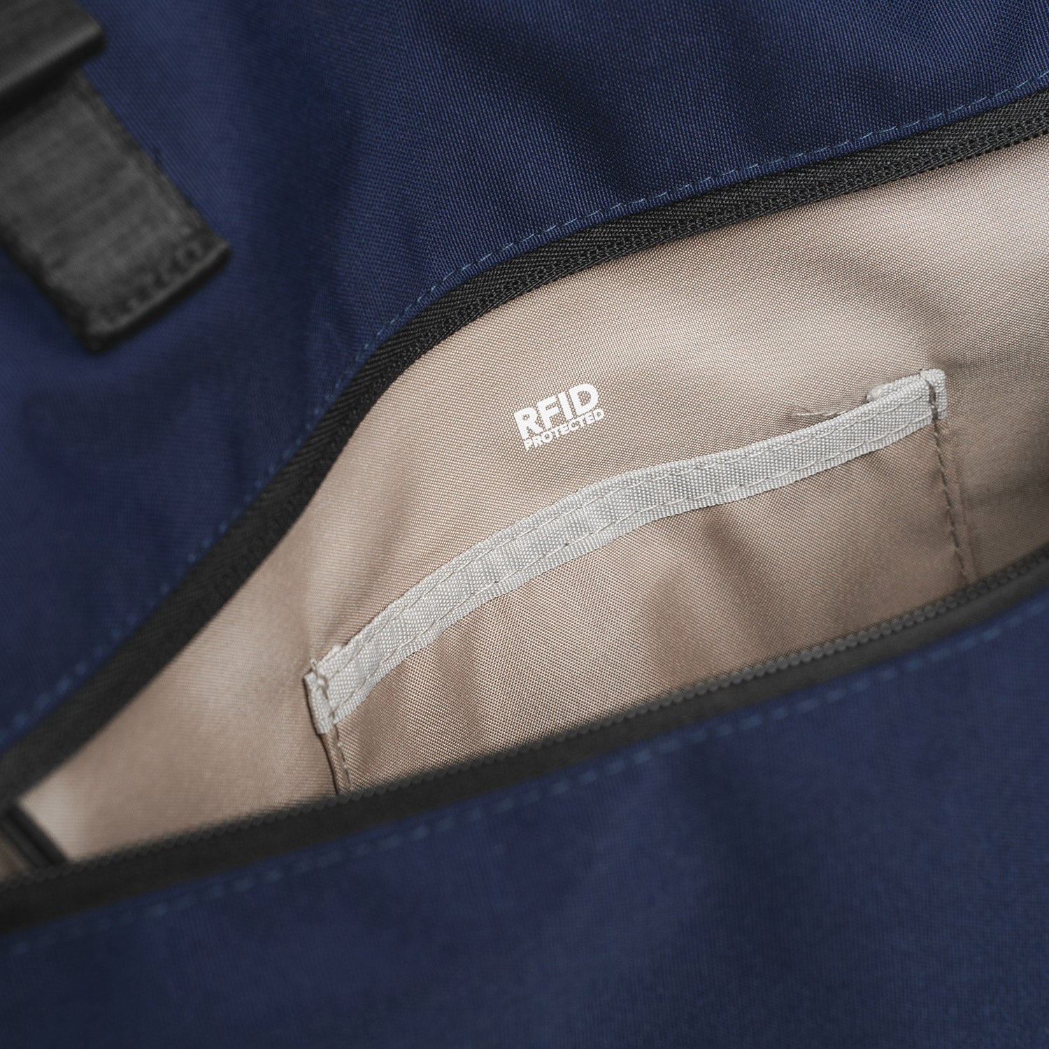 Crossing Jet Set Carry Laptop 14” Tote with RFID (SA)