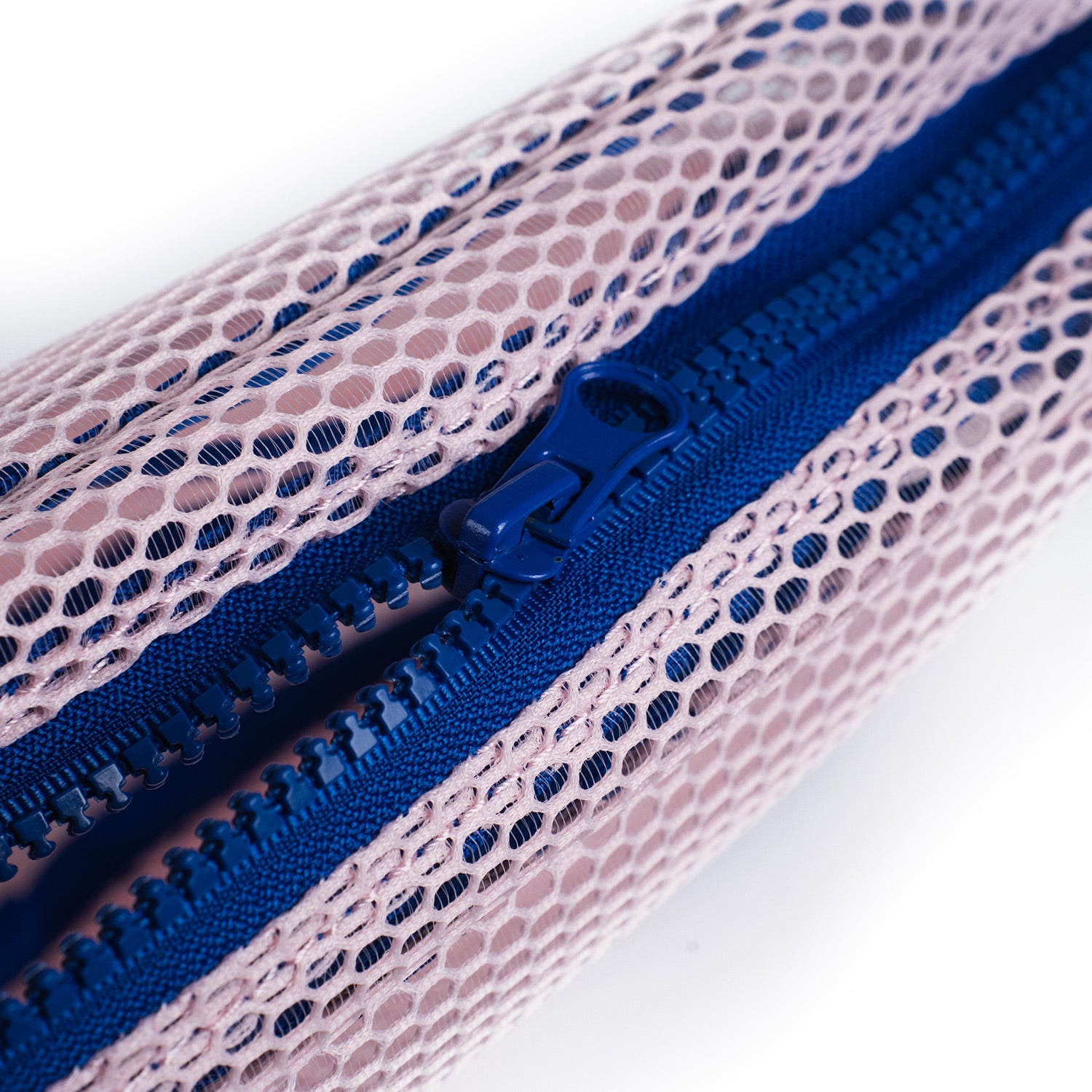 Crossing Jules Everywhere Mesh Pouch (Large)