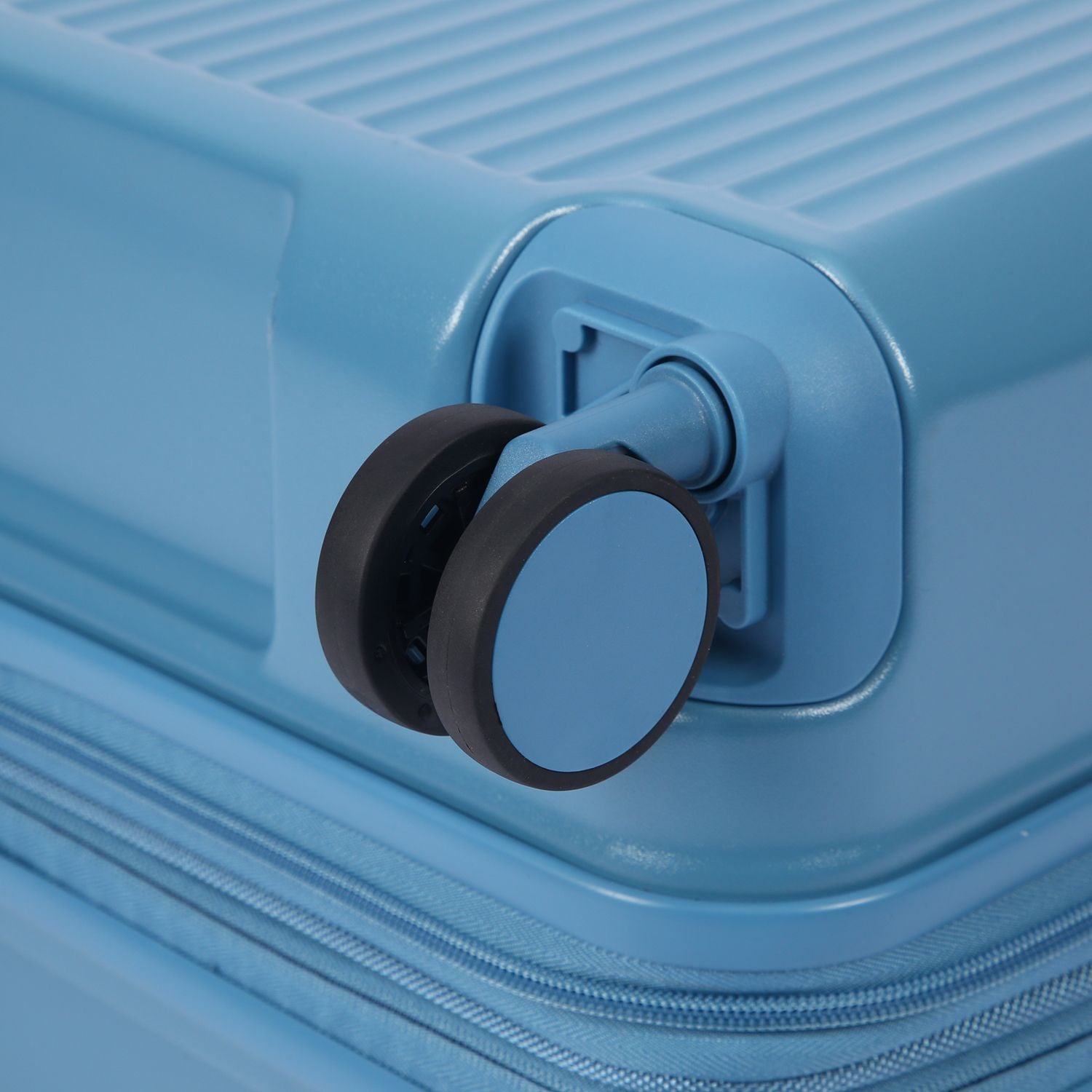 Crossing VIVE Polycarbonate Expandable Medium Luggage V2