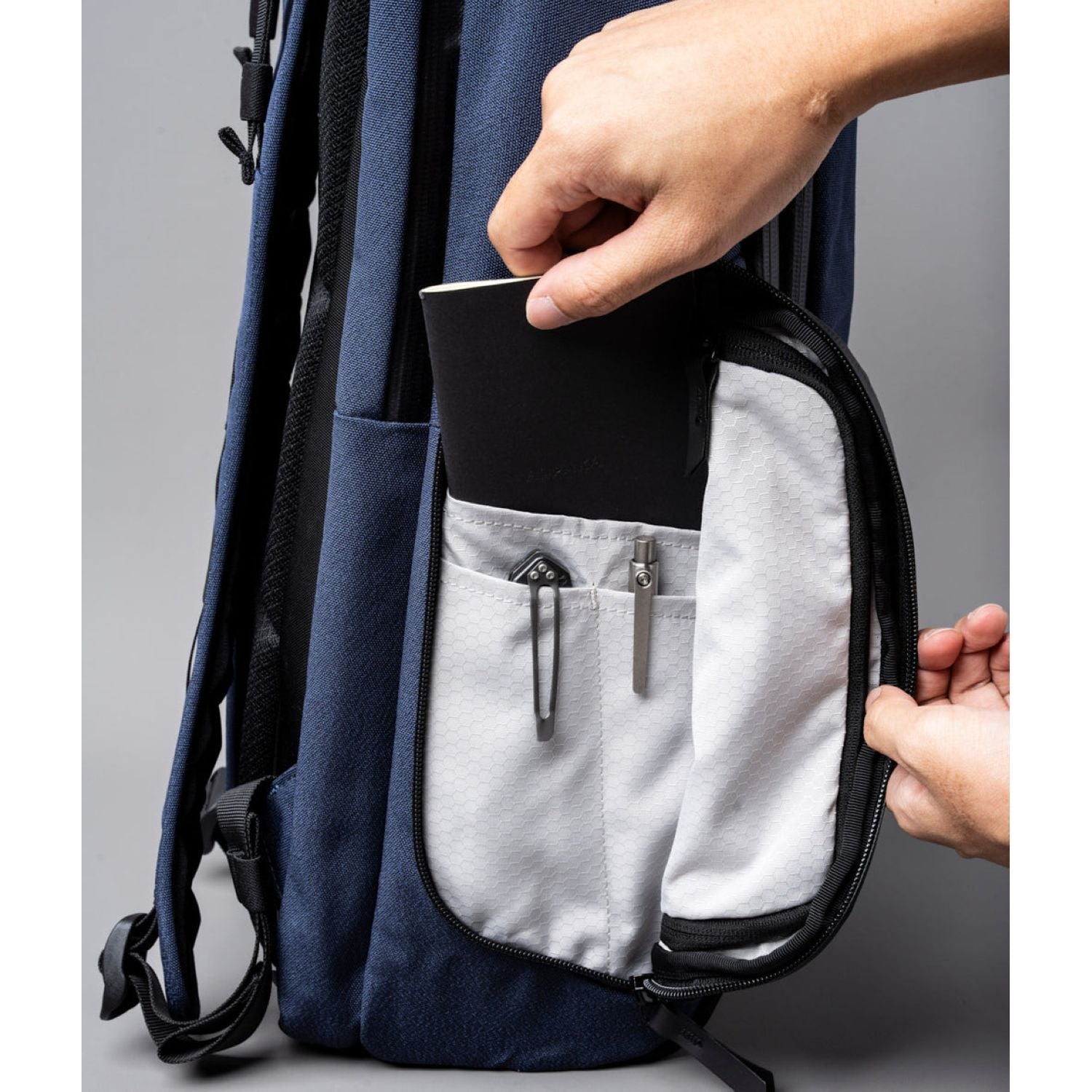 ALPAKA Elements Travel (35L) Axoflux 600D Backpack + Removable Waist Strap (SA)
