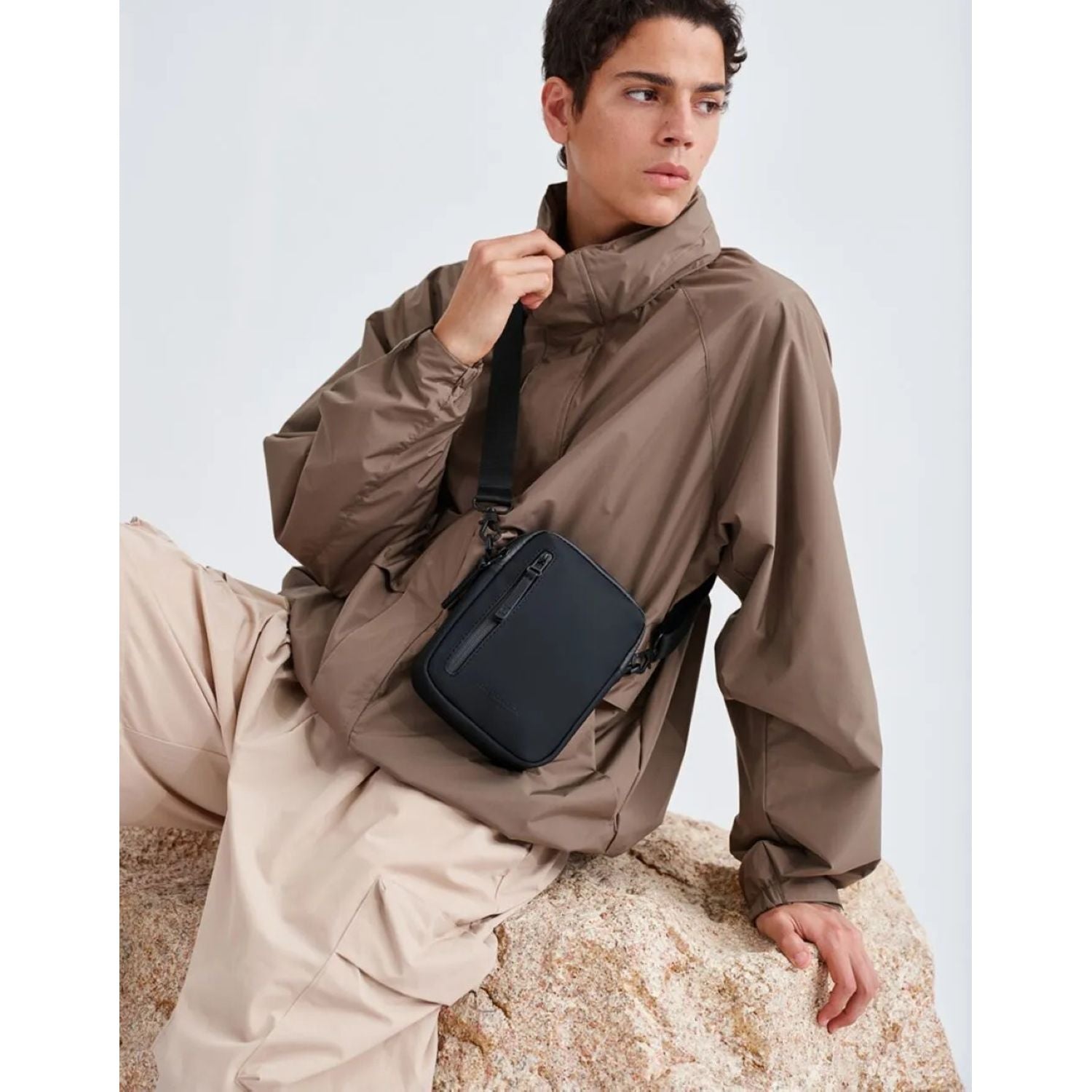 Gaston Luga Dash Verti Crossbody