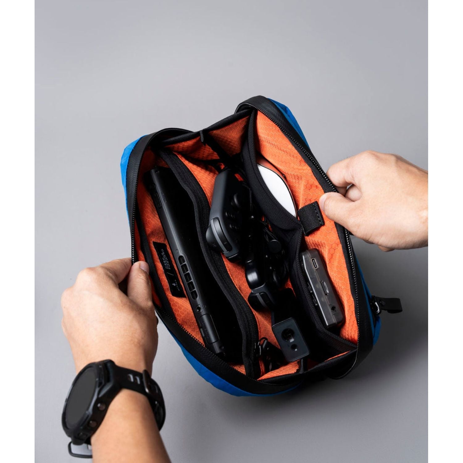 ALPAKA Elements Tech Case Mini (SA)