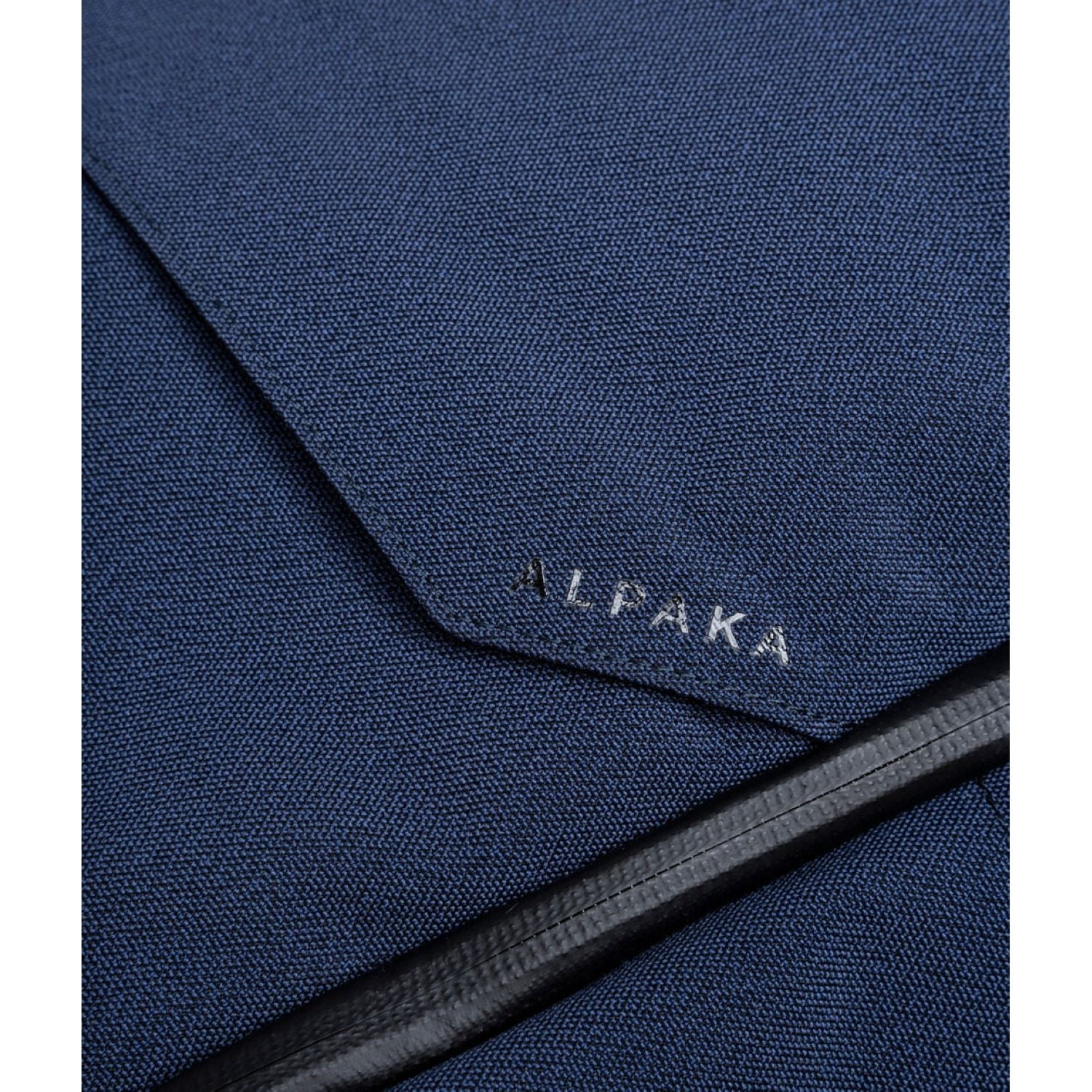 ALPAKA Elements Travel (35L) Axoflux 600D Backpack + Removable Waist Strap (SA)