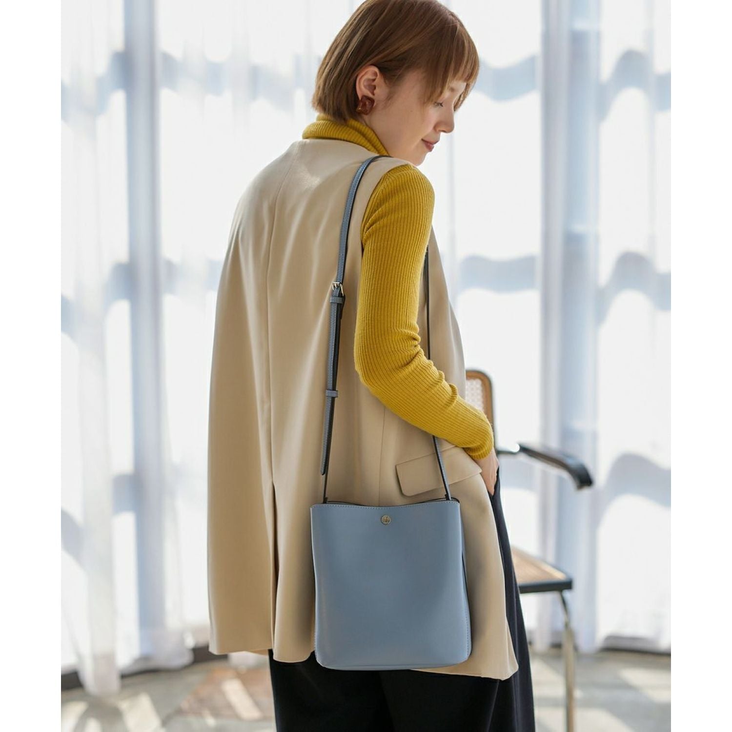 Legato Largo Light Weight Series Vertical Shoulder Bag