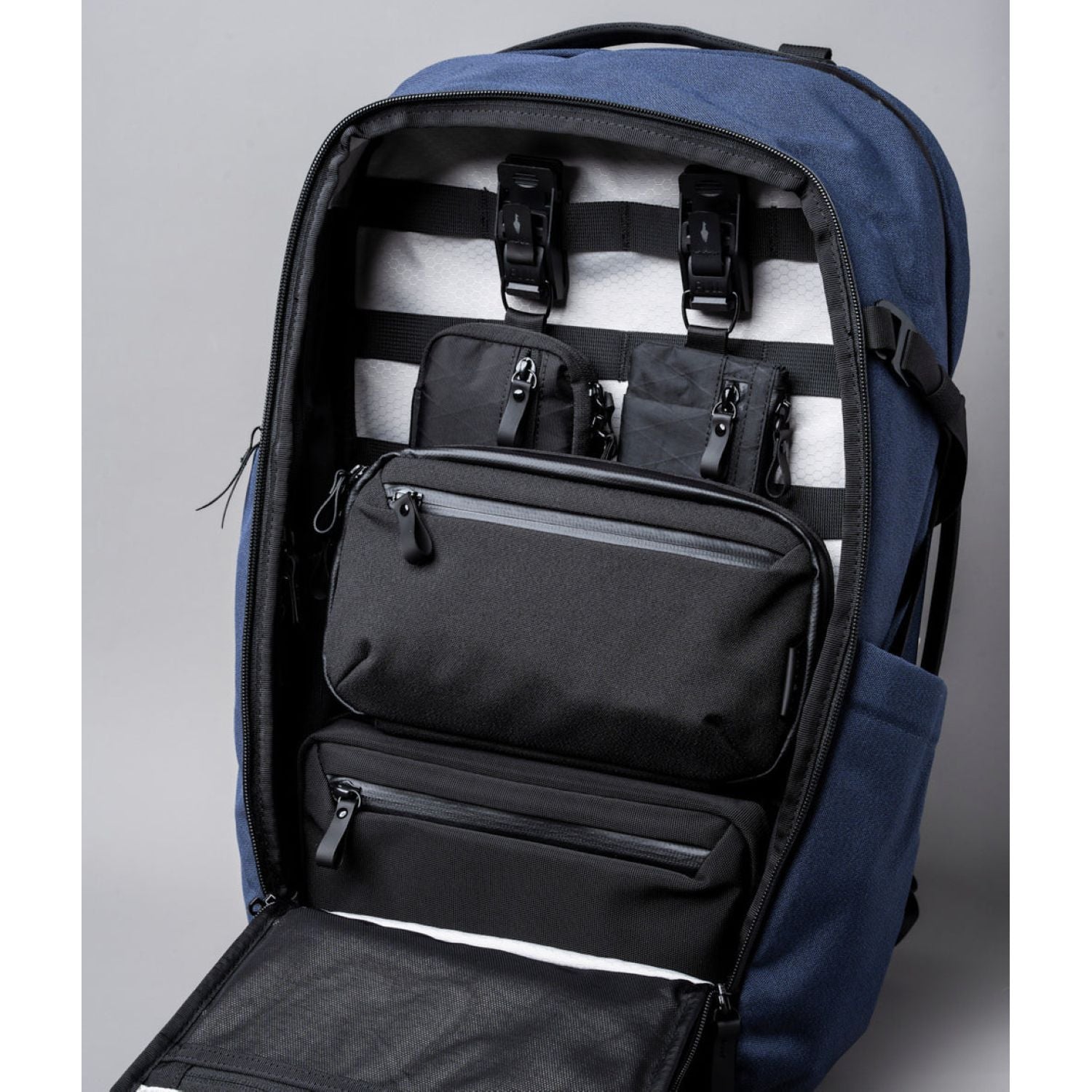 ALPAKA Elements Travel (35L) Axoflux 600D Backpack + Removable Waist Strap (SA)