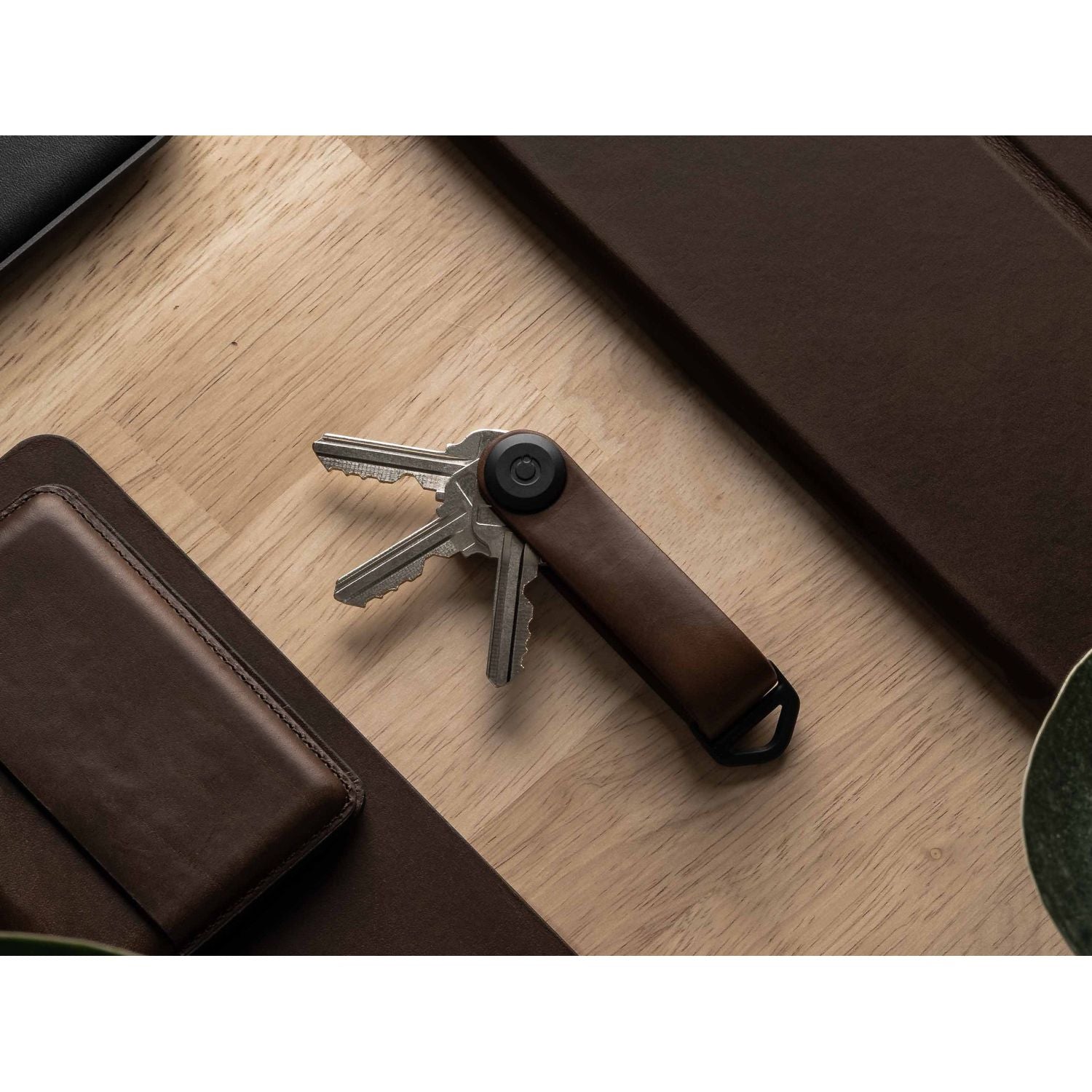 Orbitkey Hybrid Leather Key Organiser | Gifts & Lifestyle, Home Organizers, Key Organizers, Travel Accessories, Travel Necessities | Orbitkey Key Organizers-4