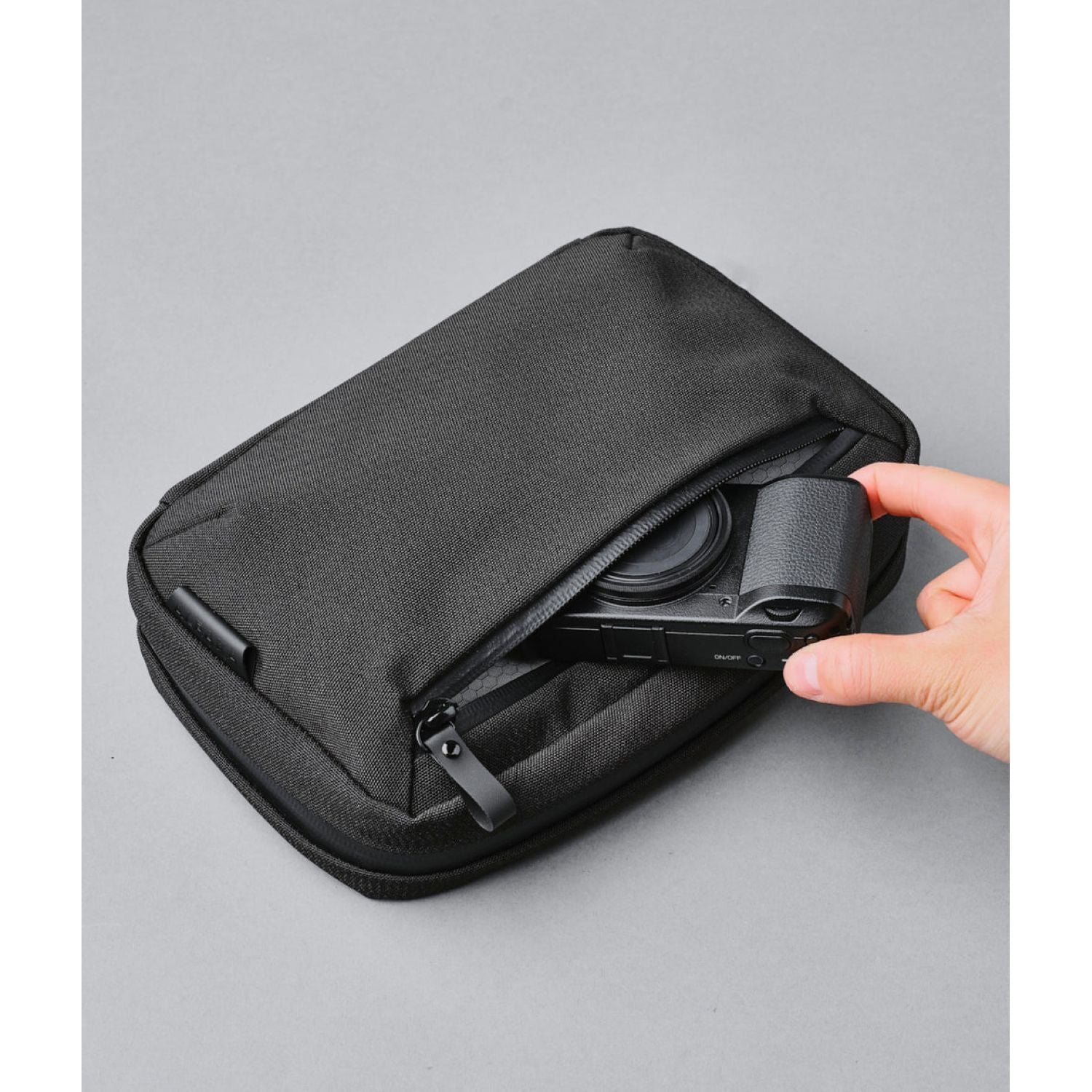 ALPAKA Elements Tech Case Sling | Alpaka Elements Tech Case Sling, Alpaka Pouches, Alpaka Slings, Bags, Electronics Cases, For Him, Gifts & Lifestyle, Pouches, Pouches & Crossbody Bags, Sling Bags, Tech Accessories, Travel Accessories | Alpaka-32