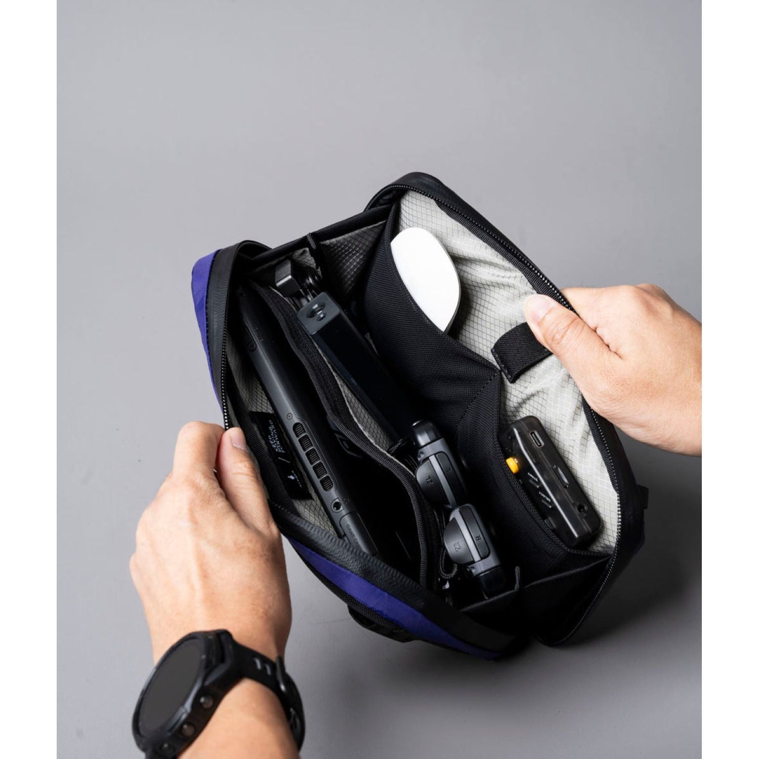 ALPAKA Elements Tech Case Mini (SA)