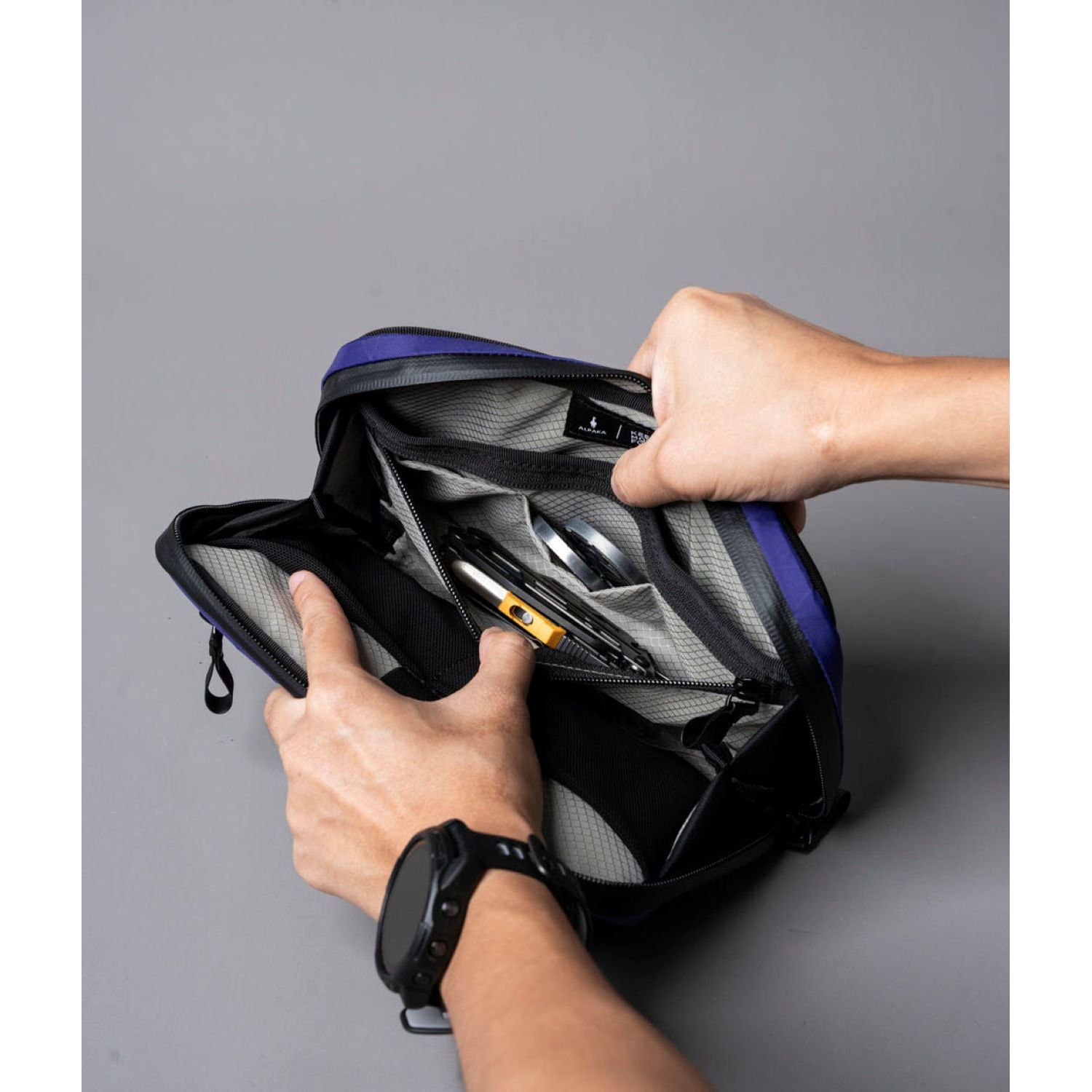 ALPAKA Elements Tech Case Mini (SA)