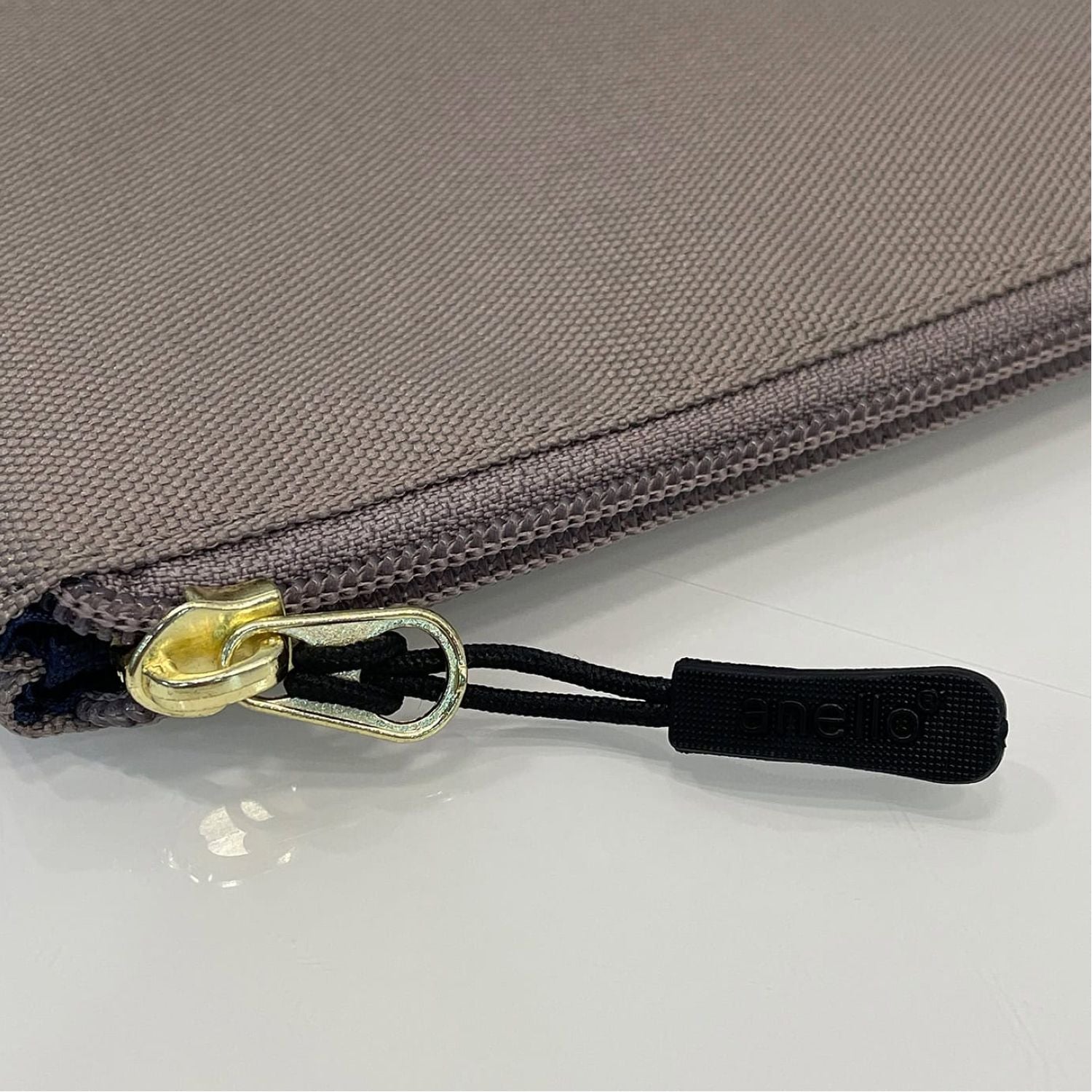 Anello Cross Bottle Pouch