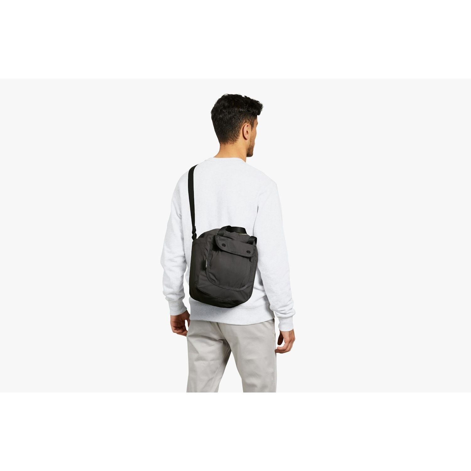 bellroy-cinch-bucket-bag-oat-11