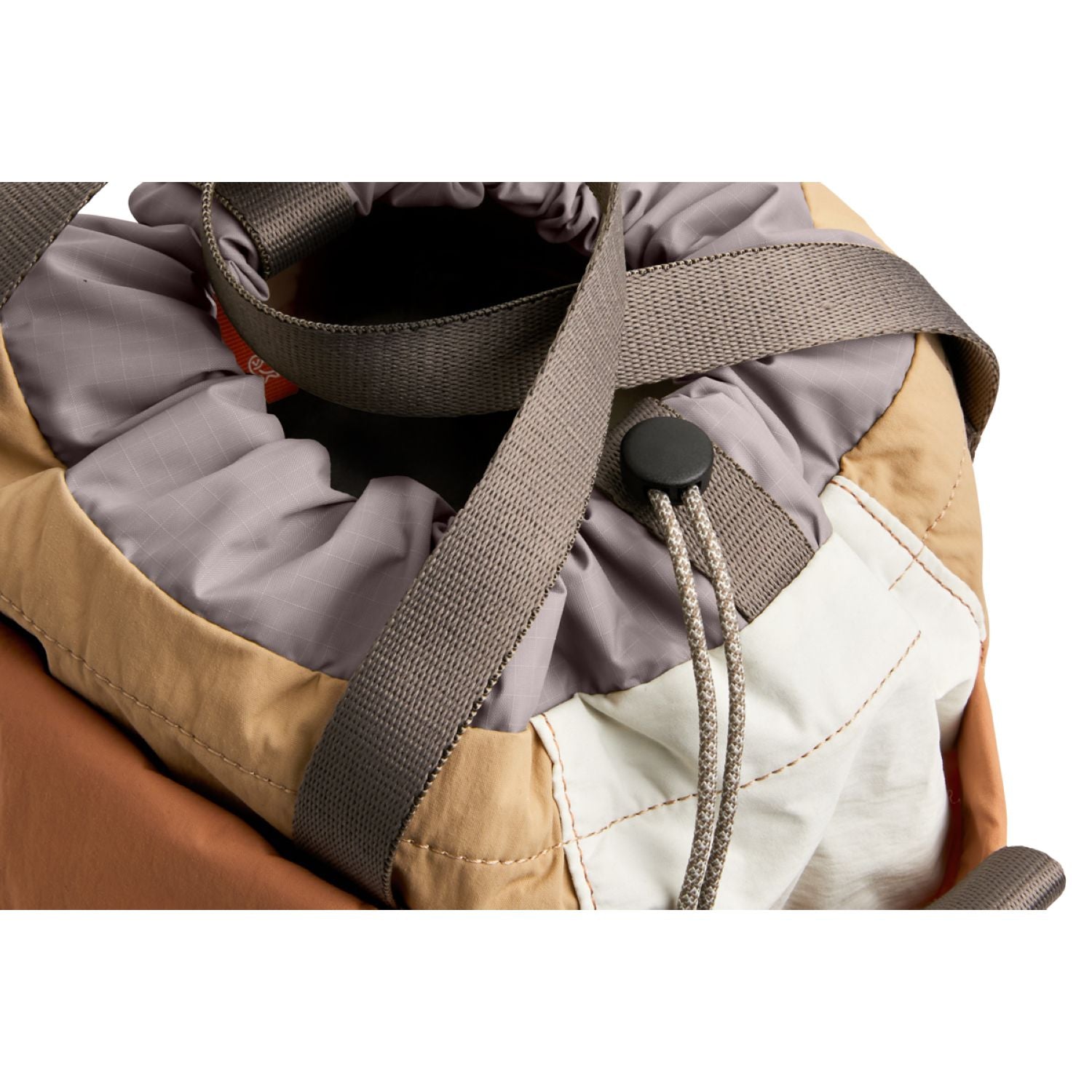 bellroy-cinch-bucket-bag-sand-dune-4