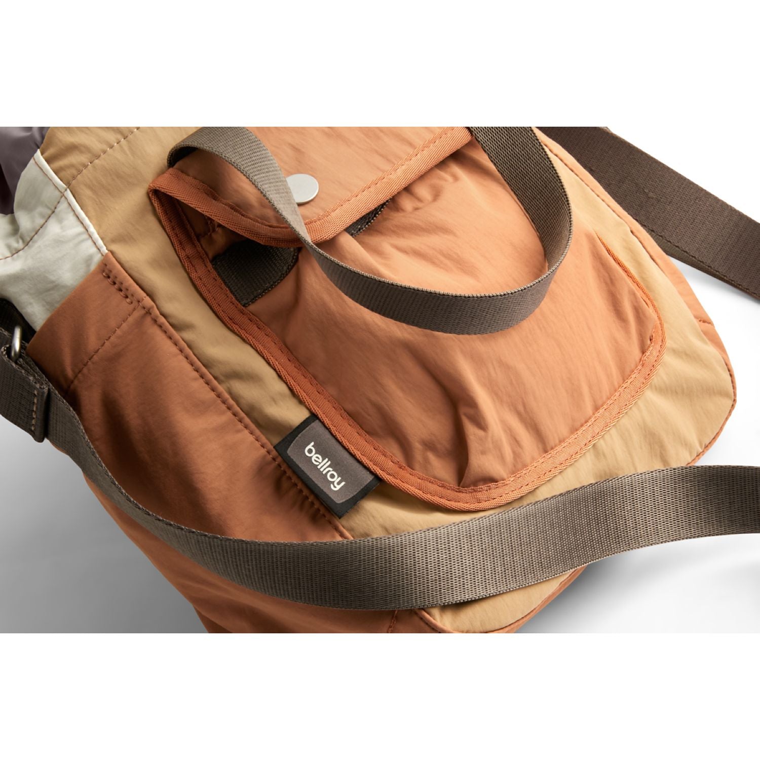 bellroy-cinch-bucket-bag-sand-dune-7