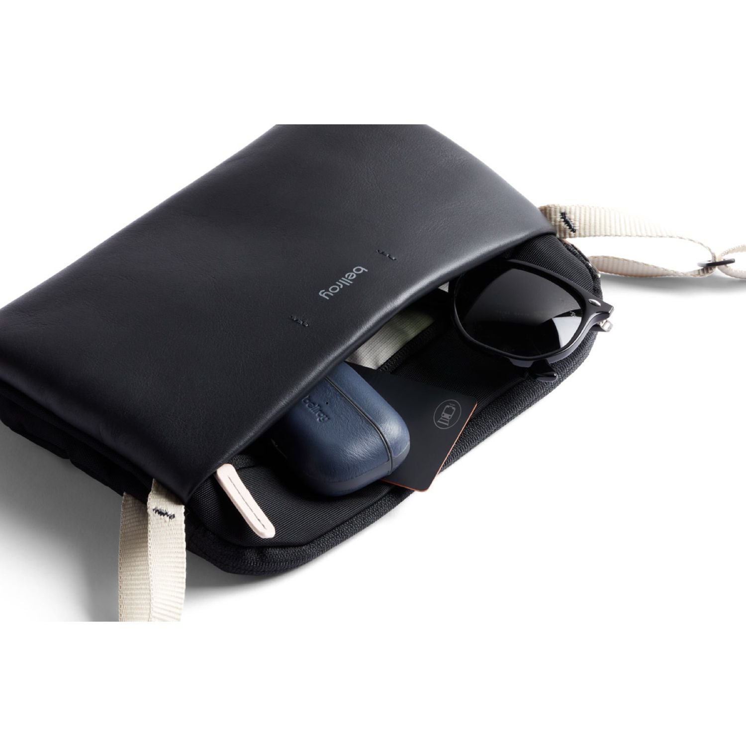 bellroy-city-pouch-plus-premium-edition-black-sand-5