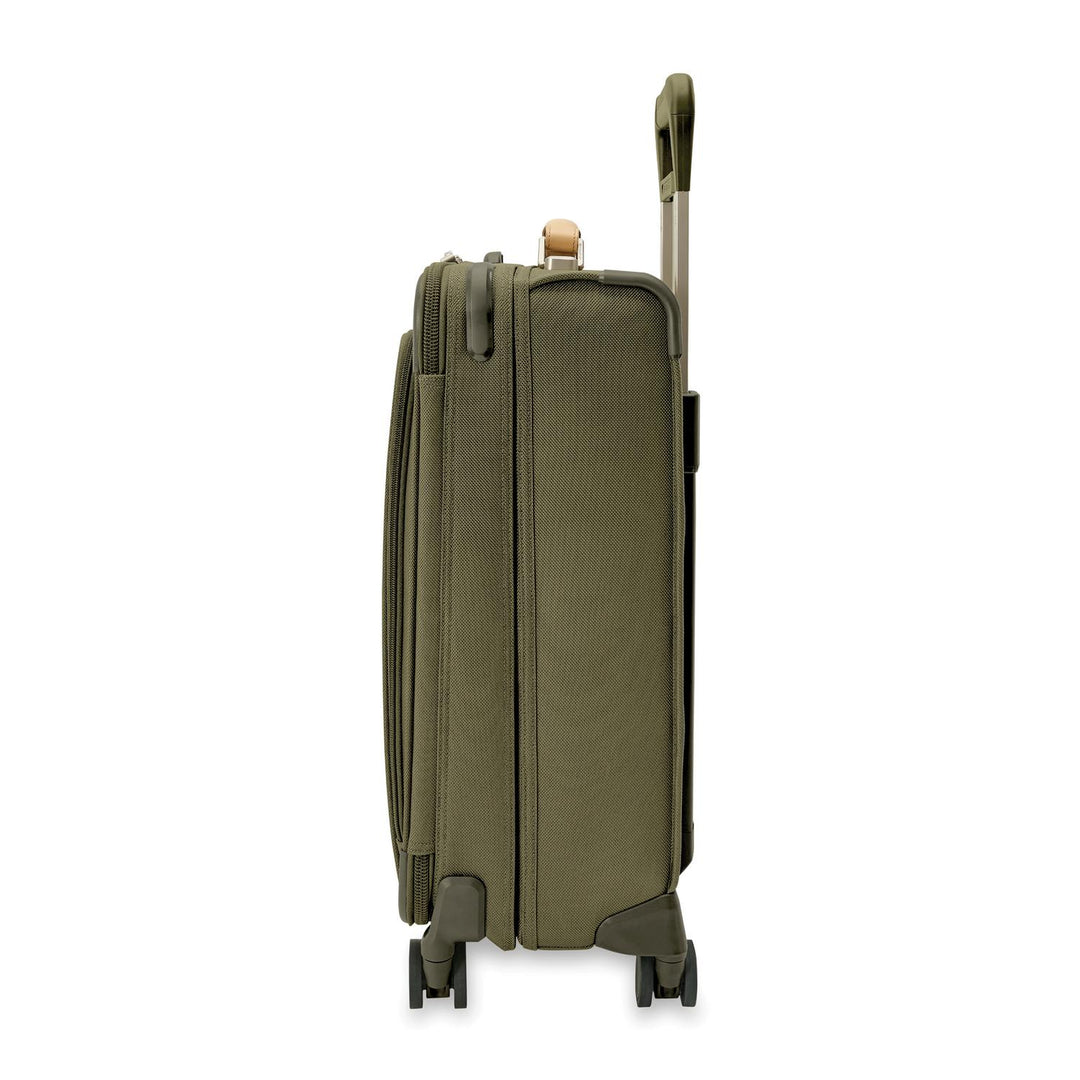 Briggs & Riley Baseline Essential 22" Carry-On Expandable Spinner