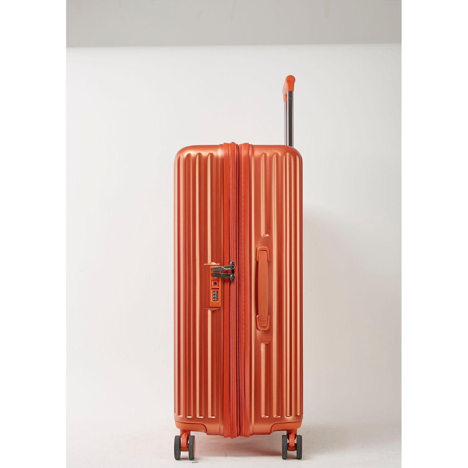 Conwood Pioneer Polycarbonate 20" Expandable Upright Luggage