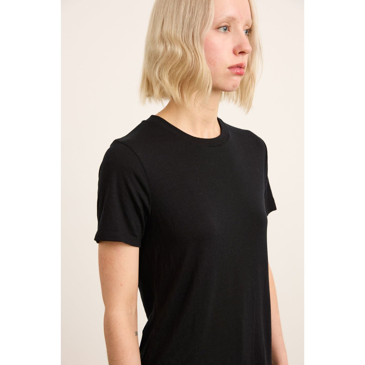 Paire Women's Merino Wool-Blend Crew Neck T-Shirt (Black)