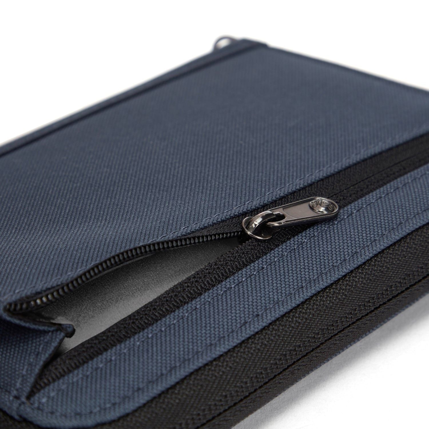 Pacsafe RFIDsafe RFID Blocking Compact Travel Organizer (SA)