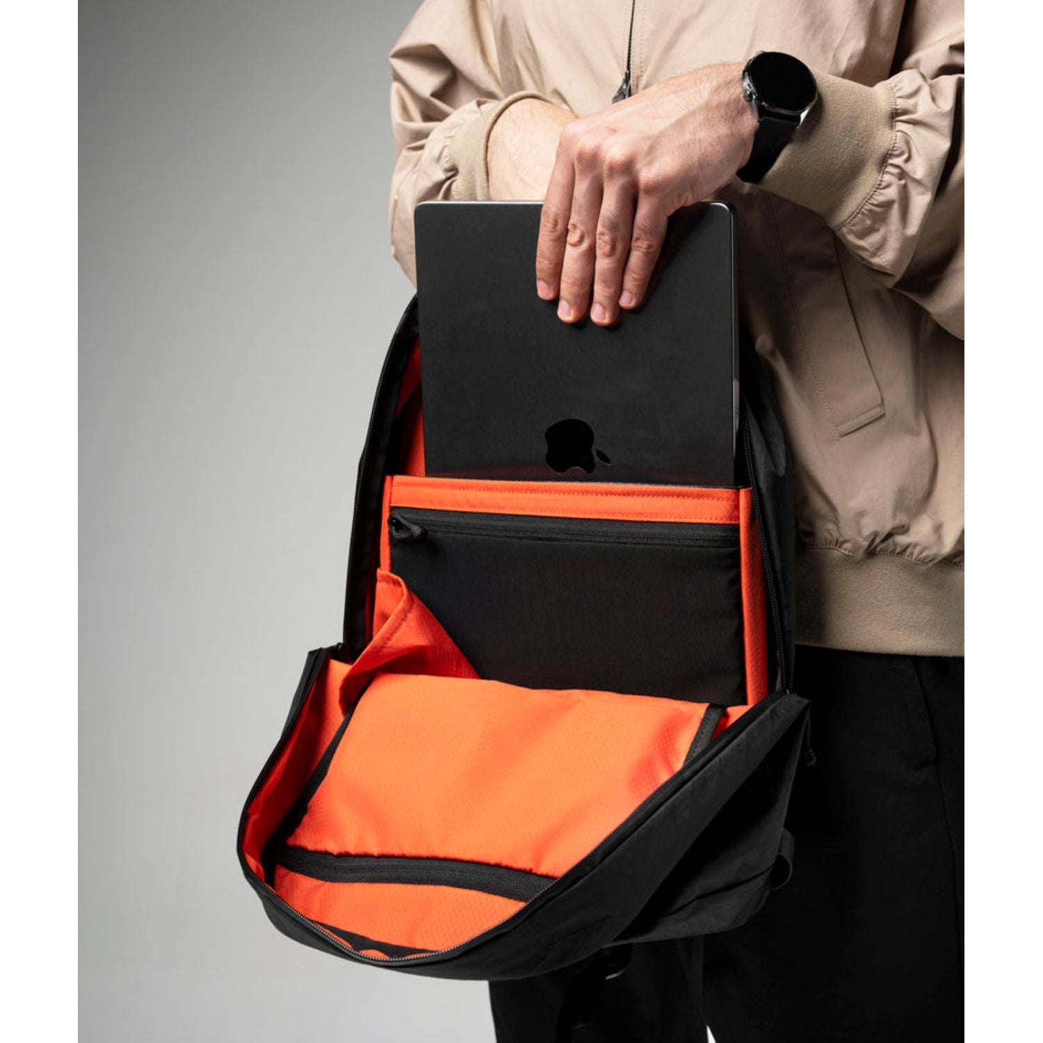 ALPAKA Aero Backpack Lite 16L