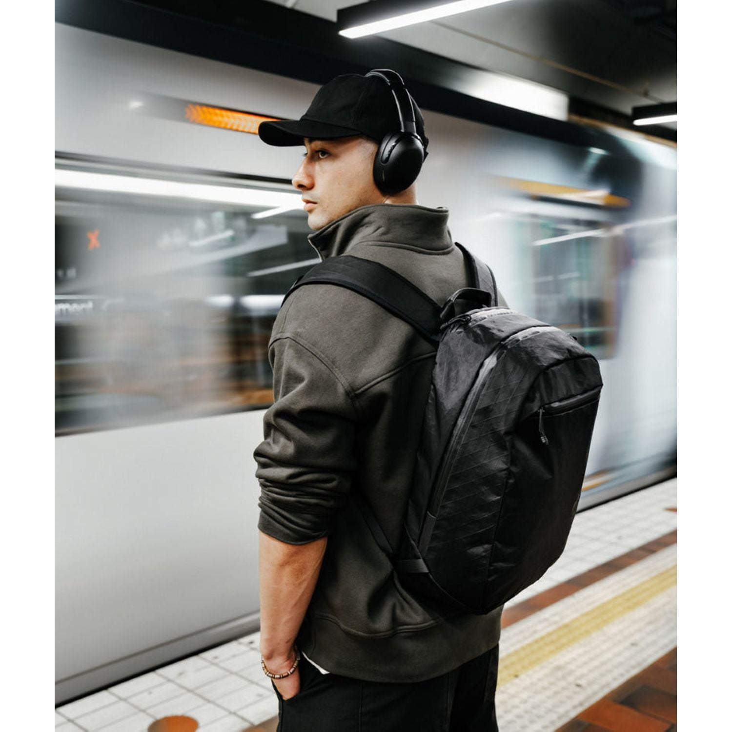 ALPAKA Aero Backpack Lite 16L