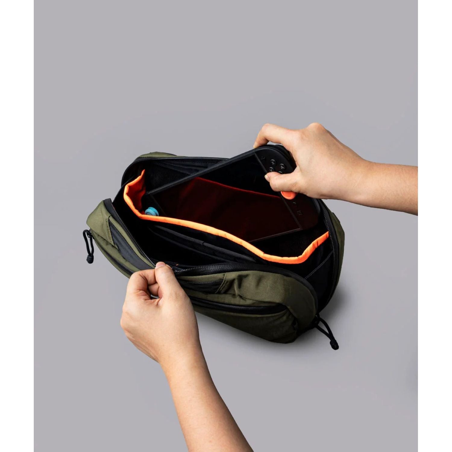 ALPAKA Eclipse Gaming Sling