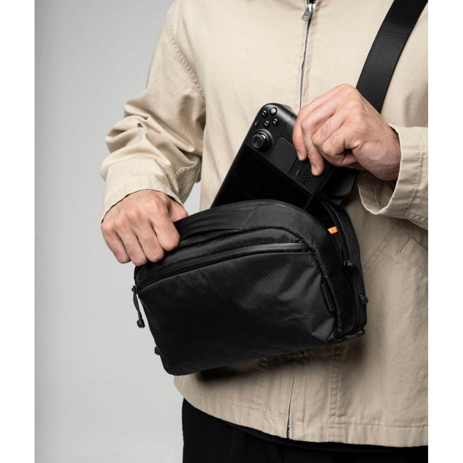 ALPAKA Eclipse Gaming Sling