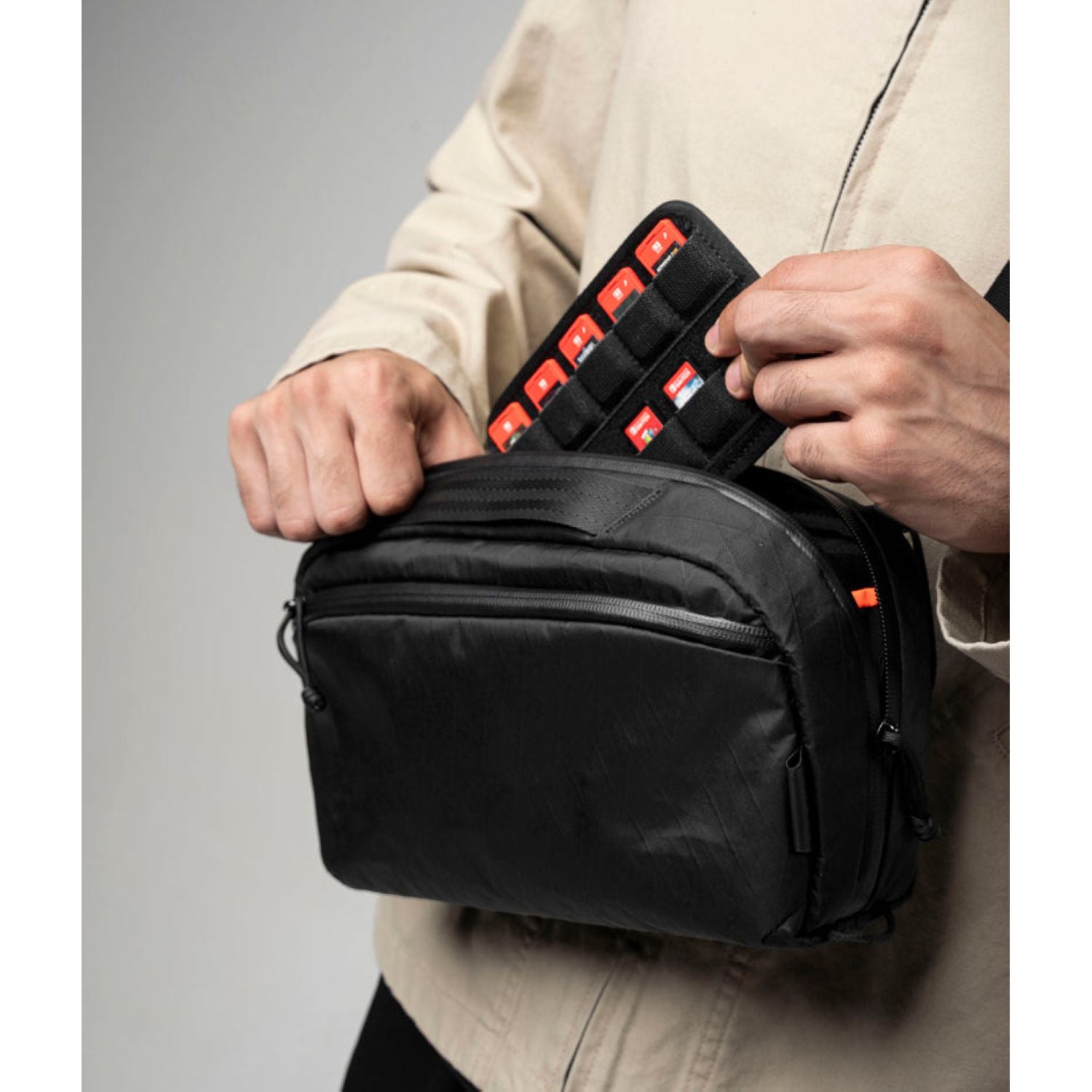 ALPAKA Eclipse Gaming Sling