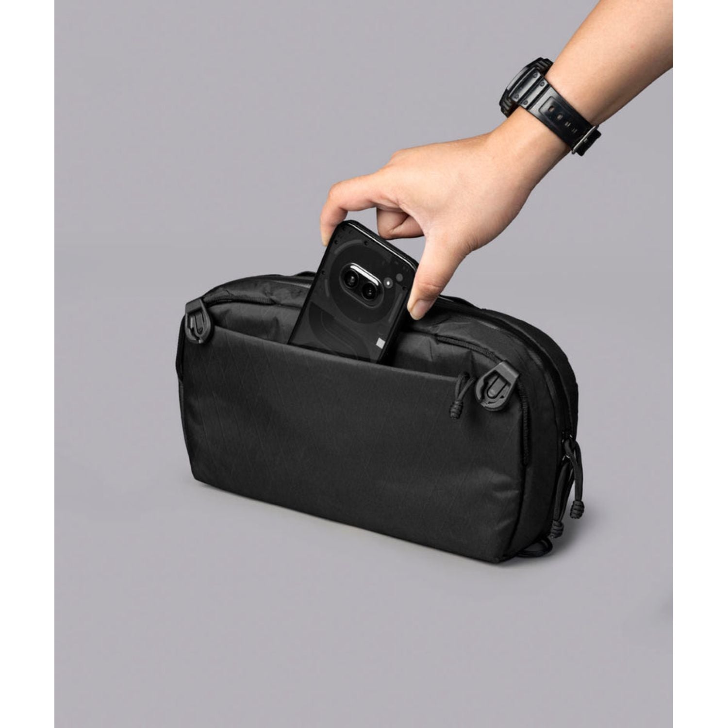 ALPAKA Eclipse Gaming Sling